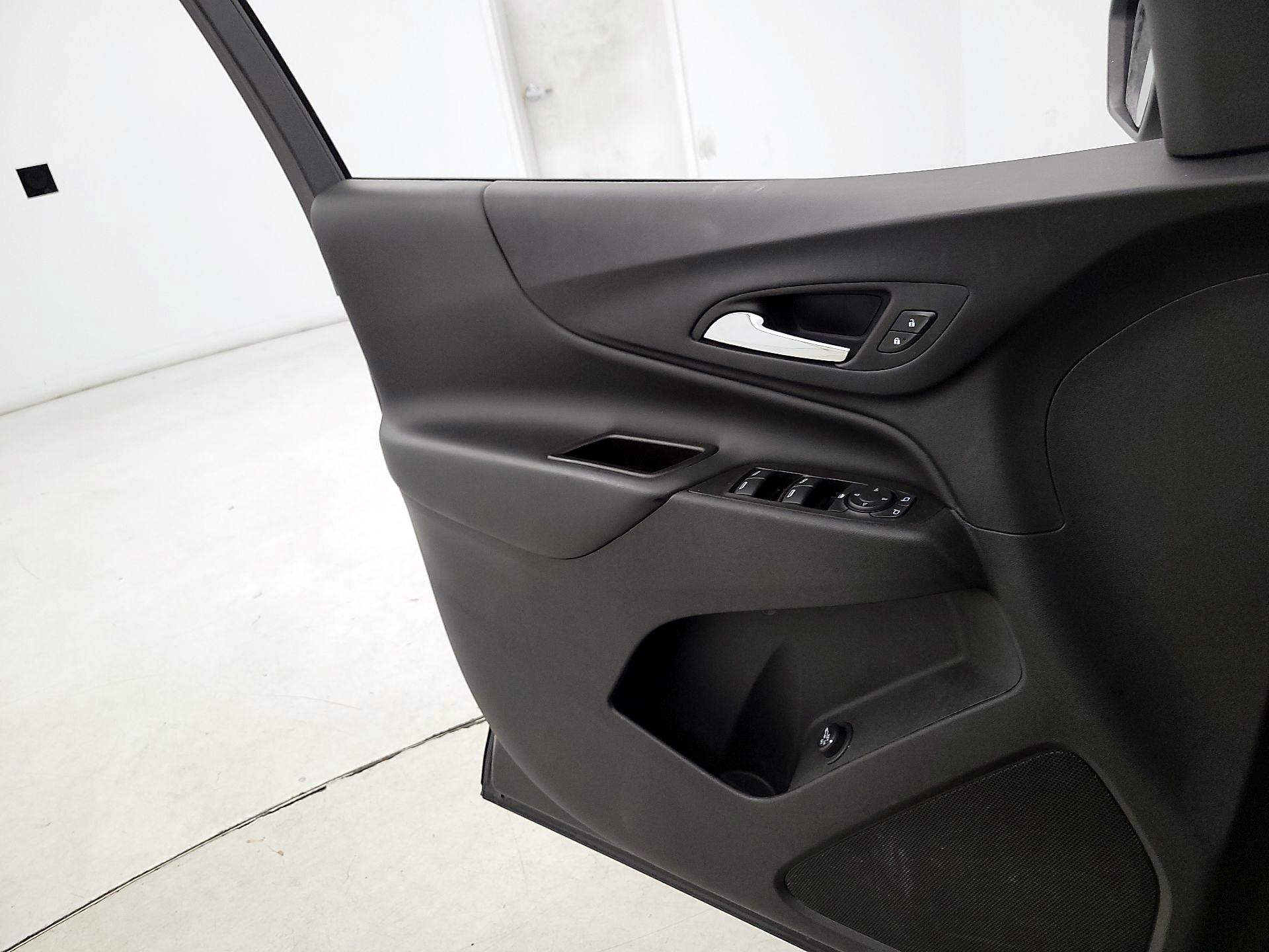 Thumbnail: 2023 Chevrolet Equinox - 12