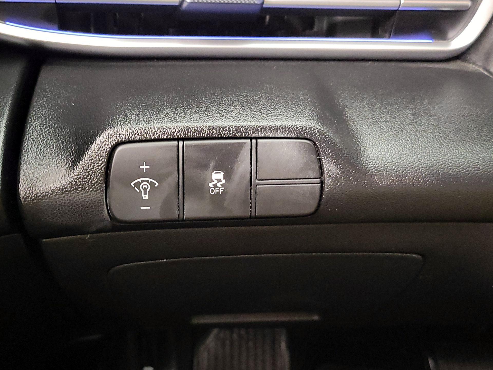 Thumbnail: 2024 Hyundai Elantra - 13