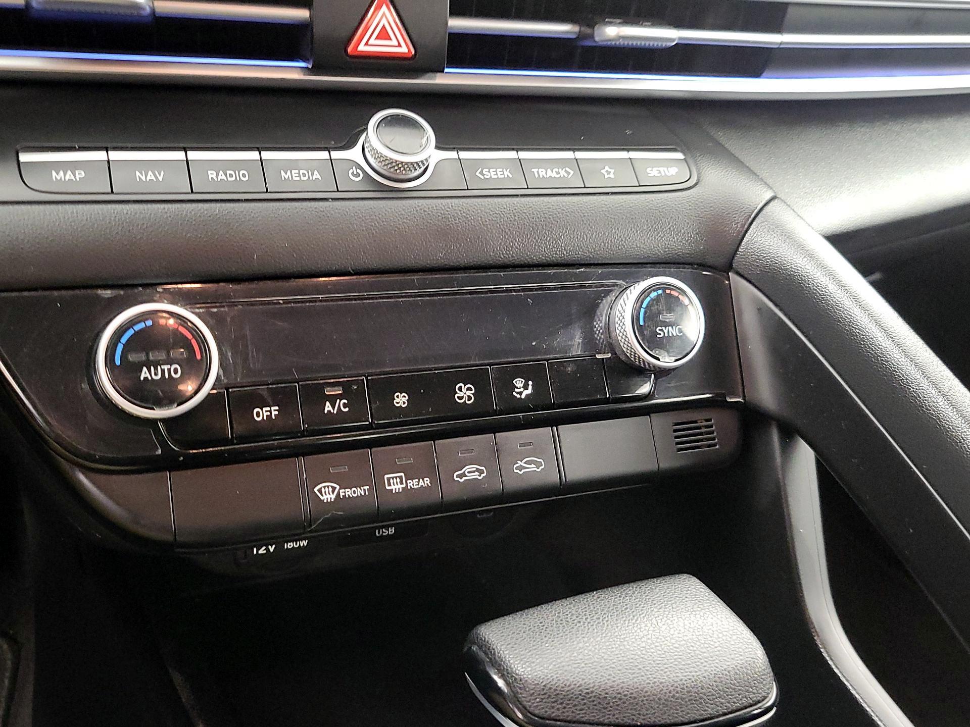 Thumbnail: 2024 Hyundai Elantra - 17