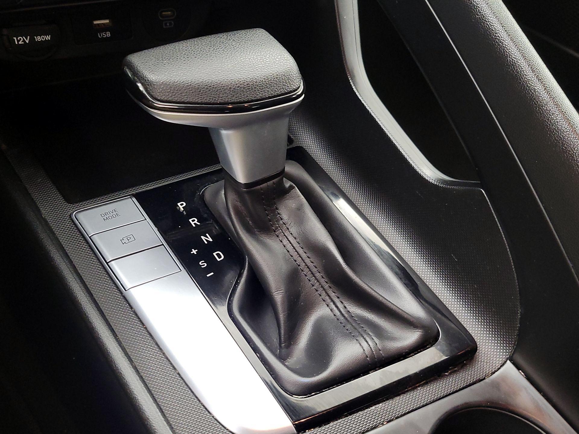 Thumbnail: 2024 Hyundai Elantra - 18