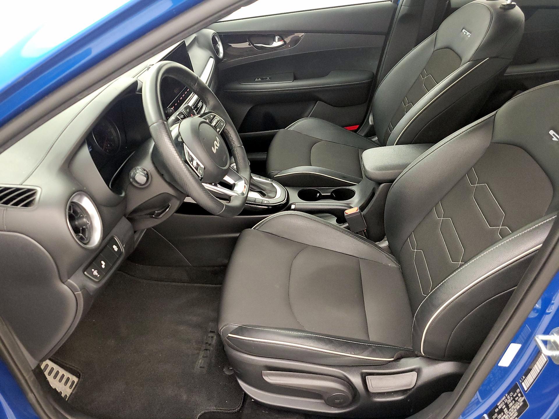 Thumbnail: 2022 Kia Forte - 11