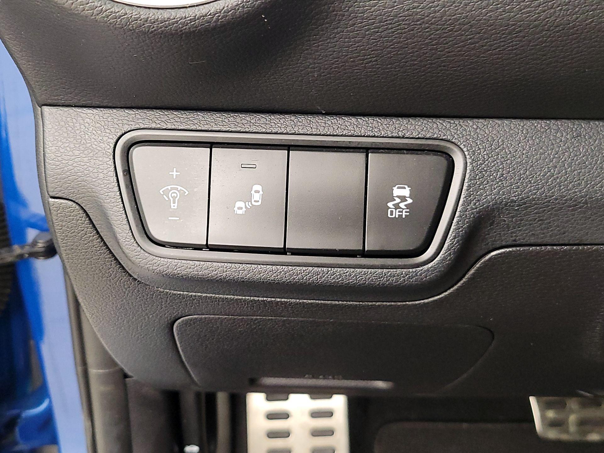 Thumbnail: 2022 Kia Forte - 13