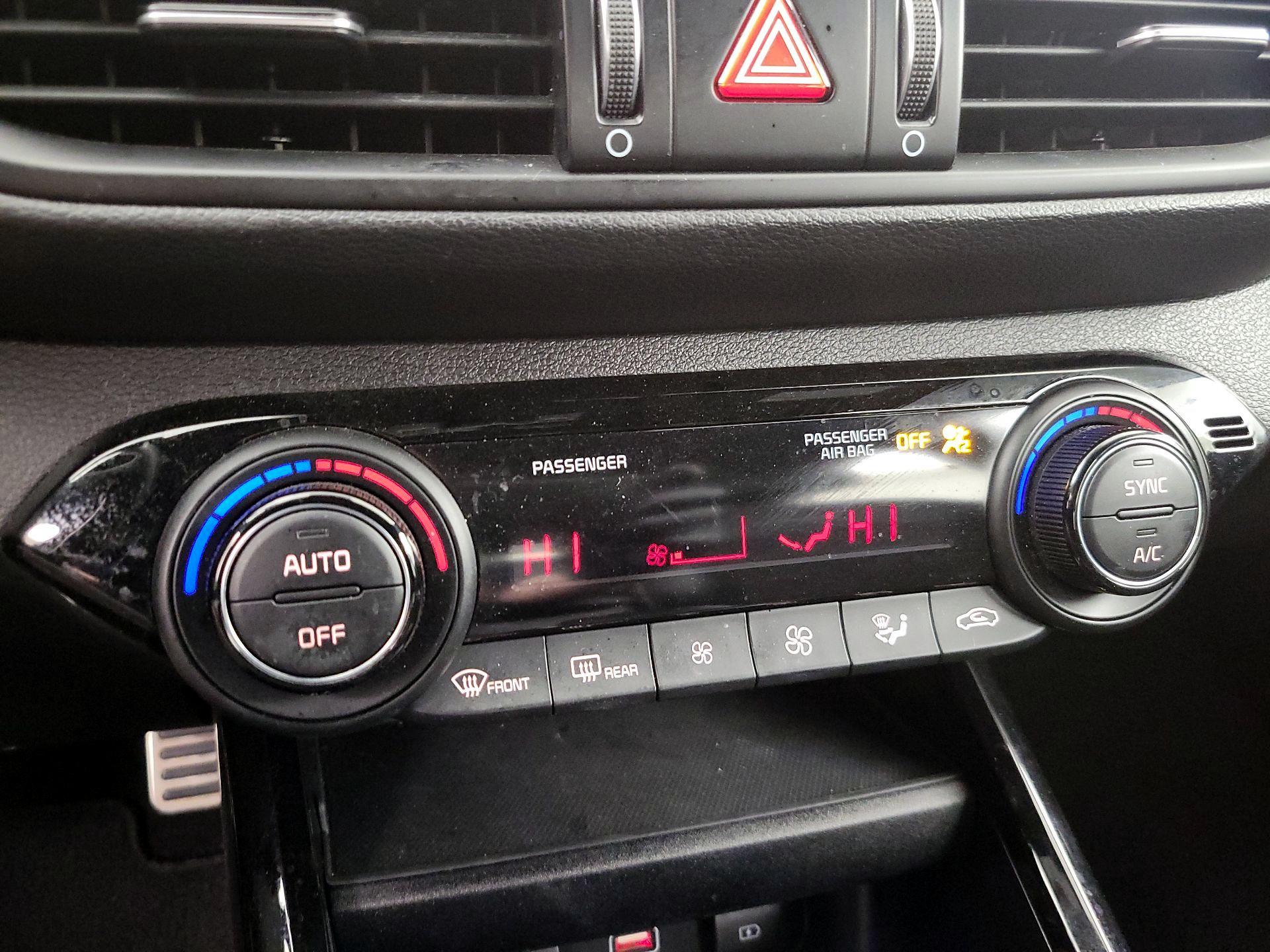 Thumbnail: 2022 Kia Forte - 17