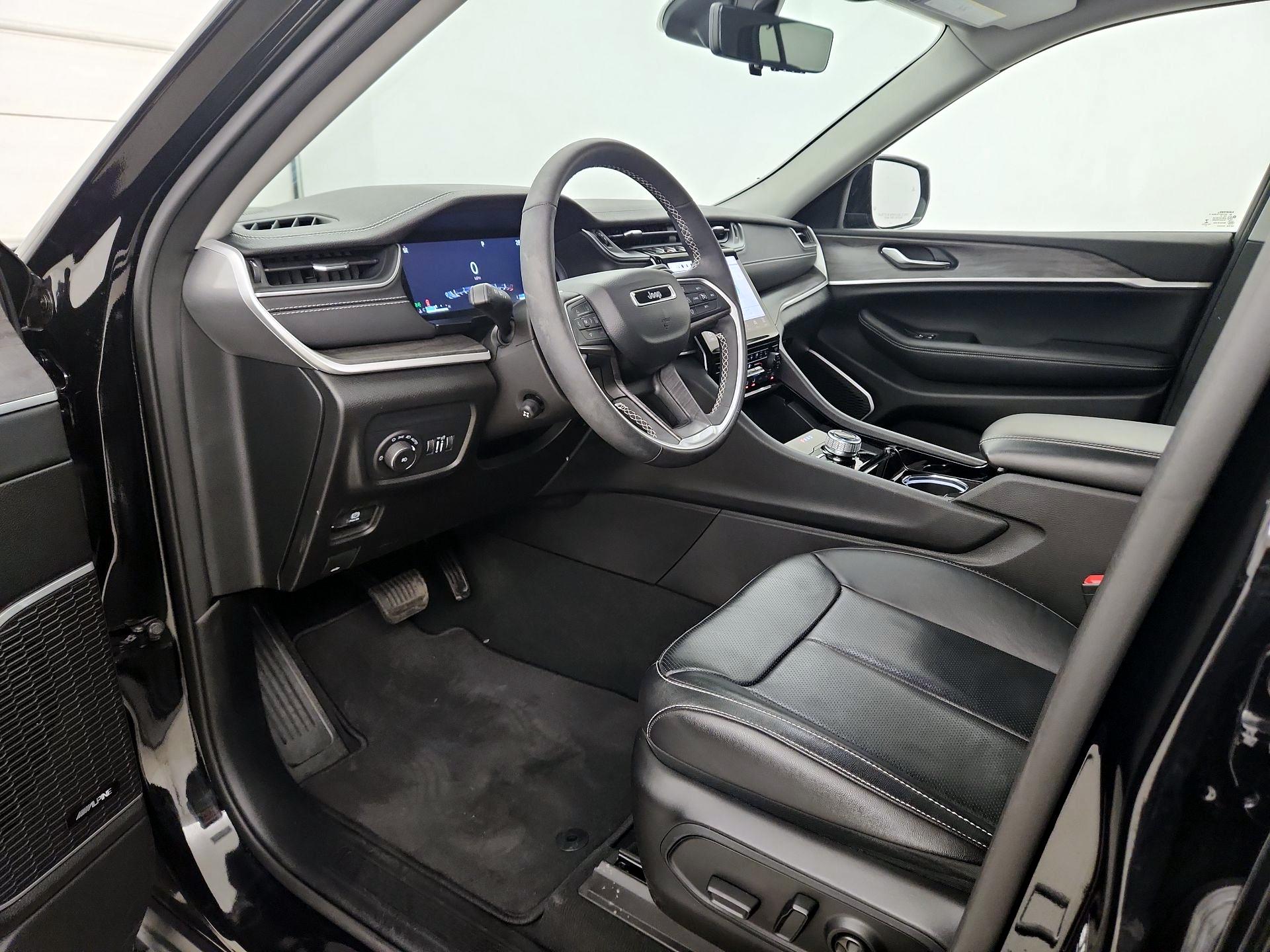 Thumbnail: 2023 Jeep Grand Cherokee - 11