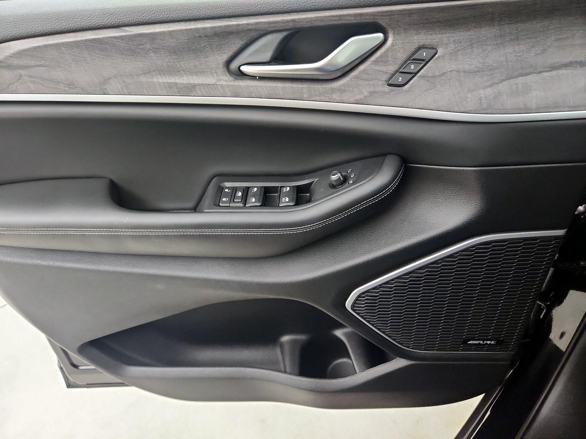 Thumbnail: 2023 Jeep Grand Cherokee - 12