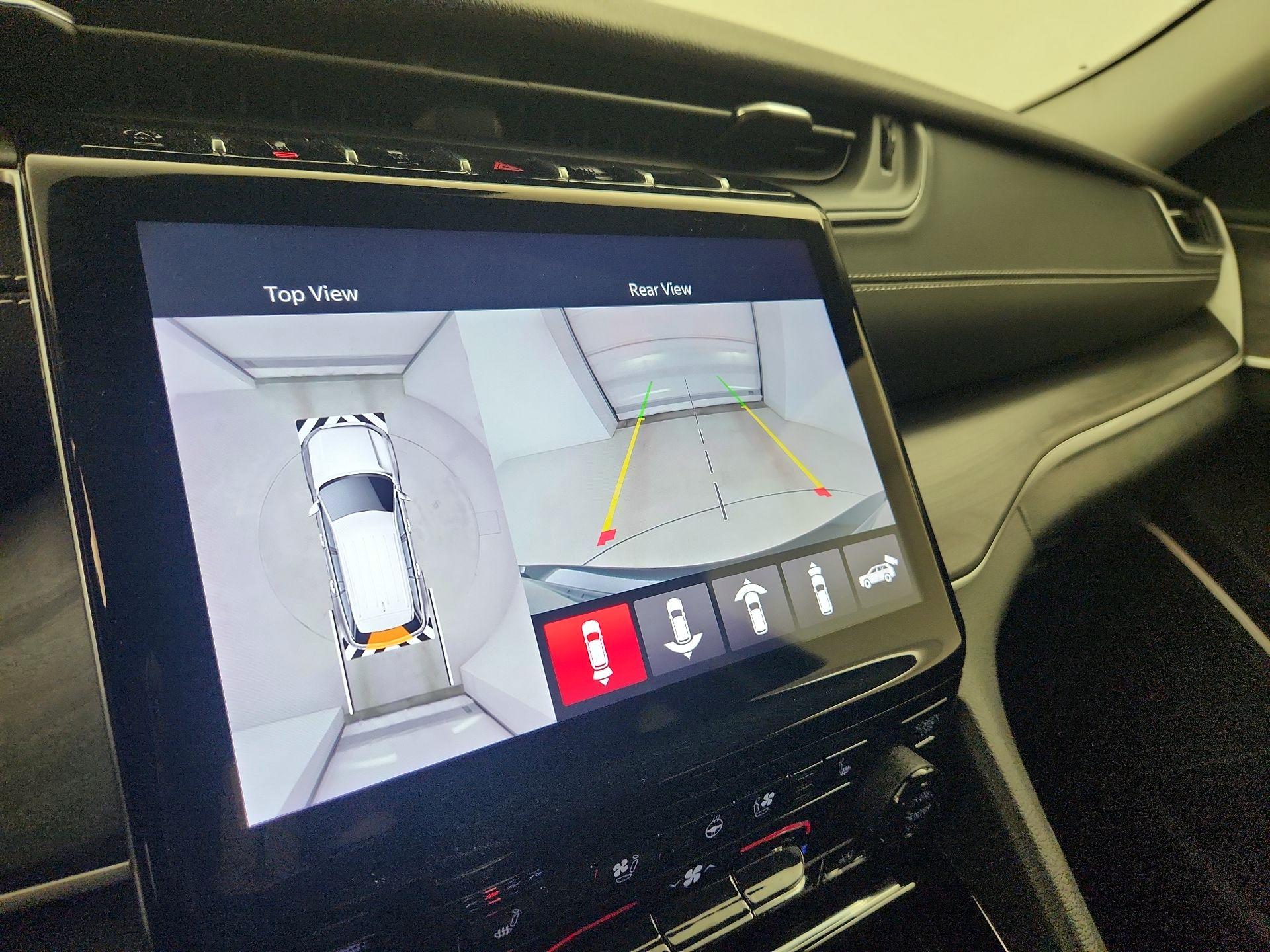 Thumbnail: 2023 Jeep Grand Cherokee - 15