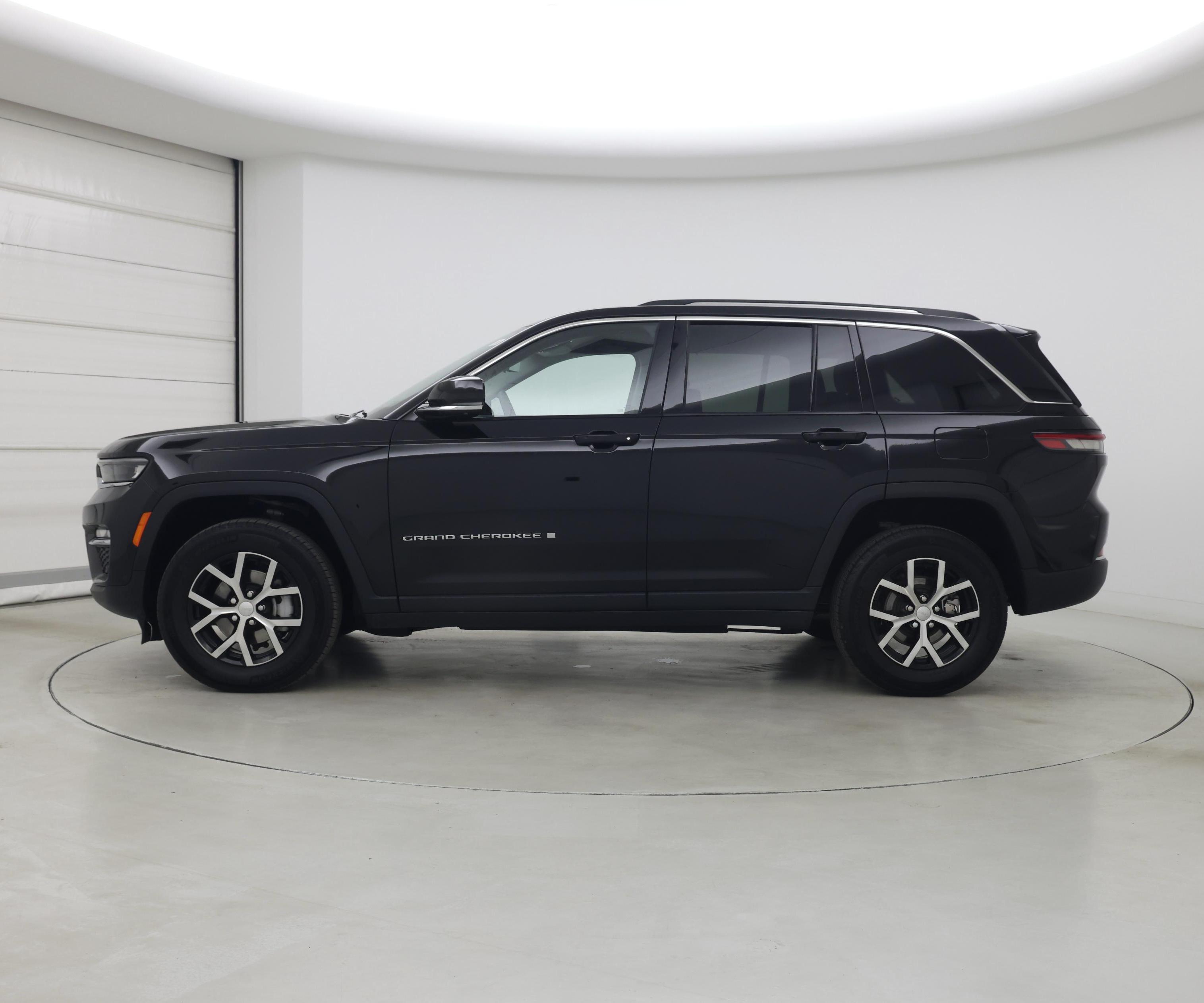 Thumbnail: 2023 Jeep Grand Cherokee - 3