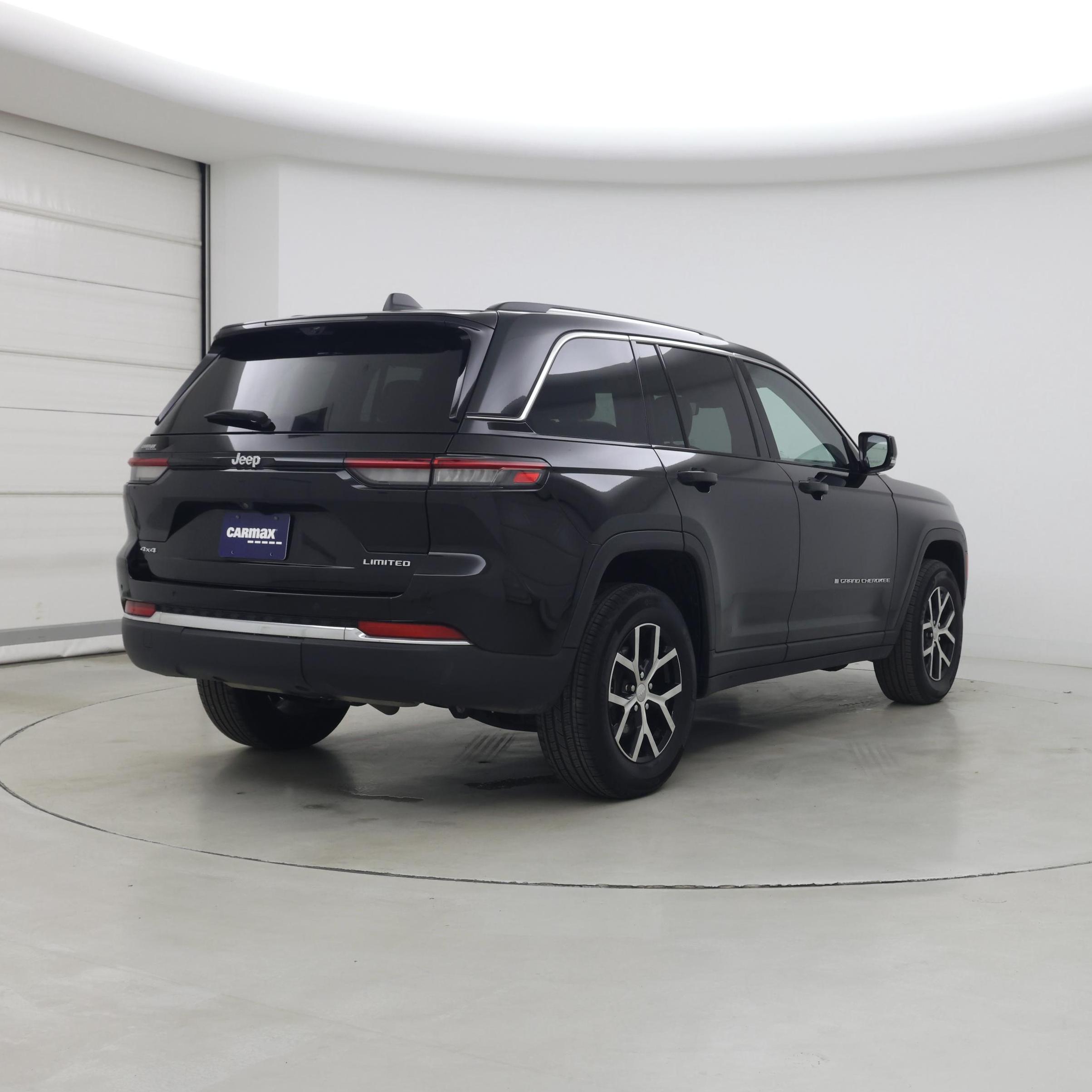 Thumbnail: 2023 Jeep Grand Cherokee - 8