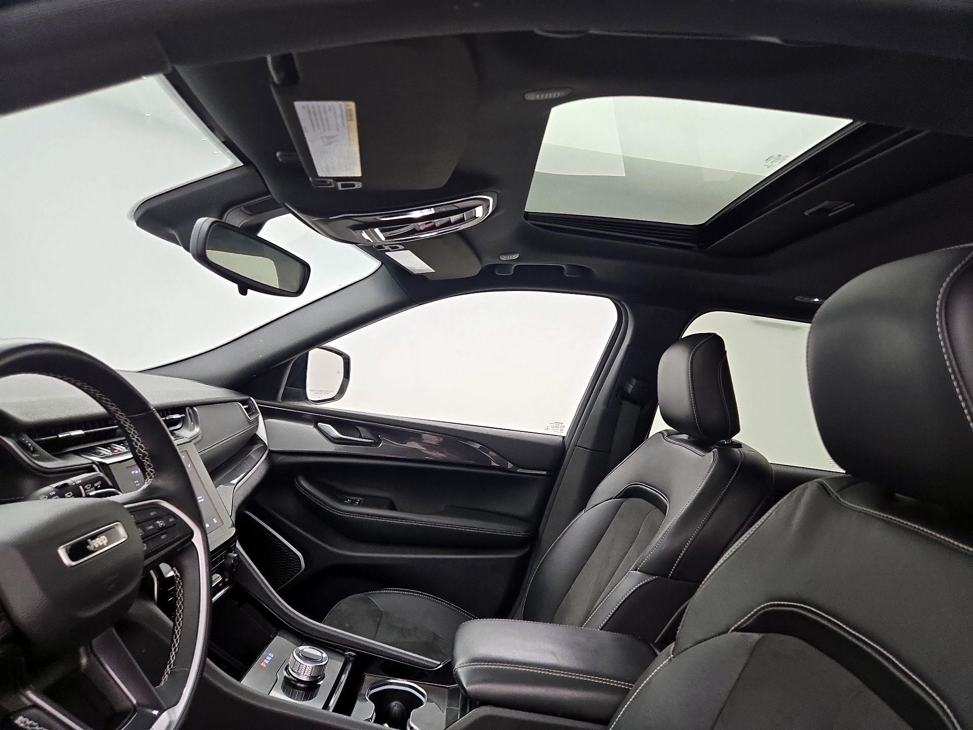 Thumbnail: 2022 Jeep Grand Cherokee - 19