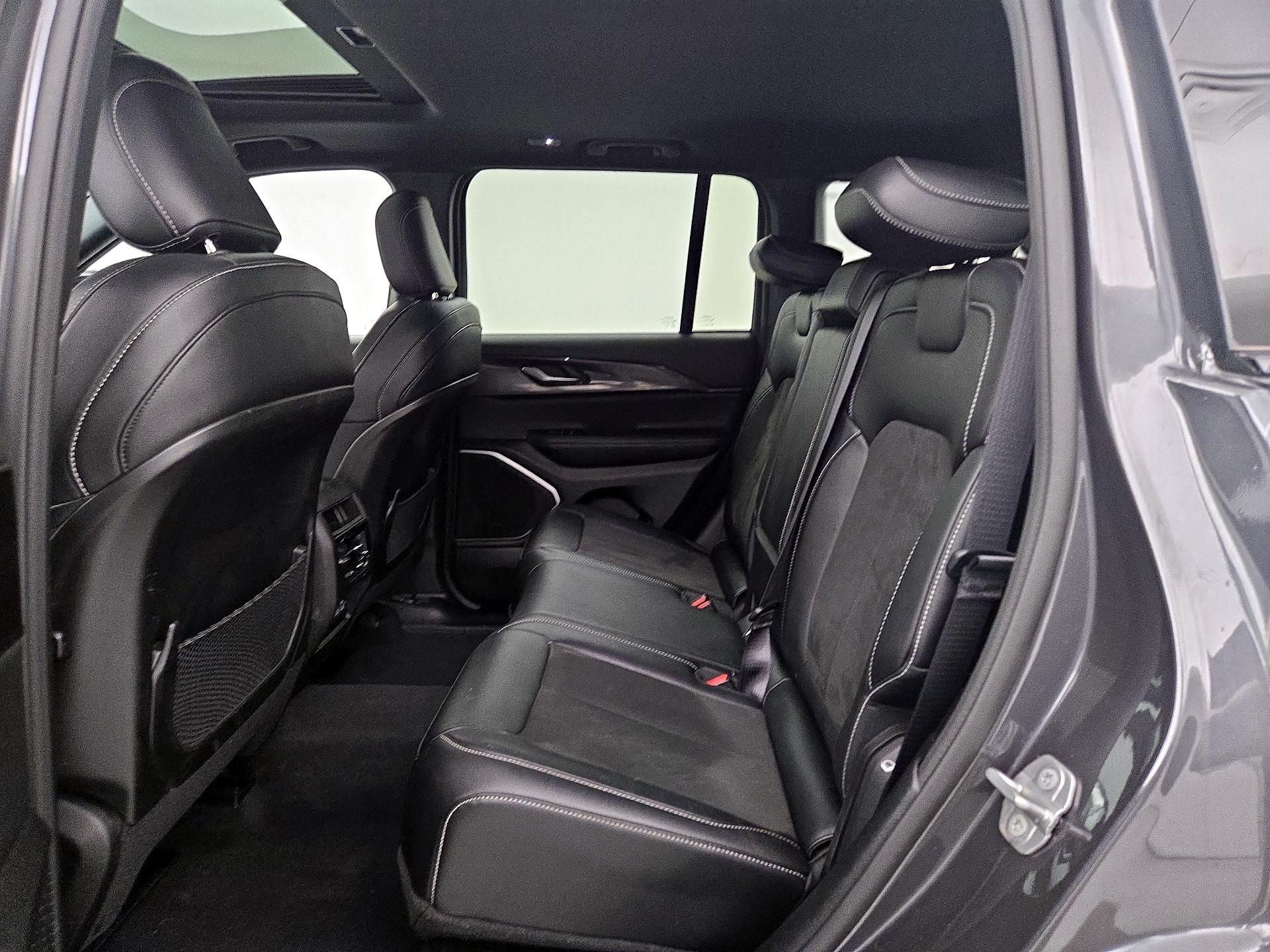 Thumbnail: 2022 Jeep Grand Cherokee - 20