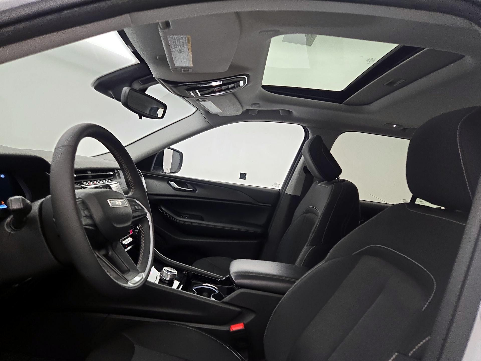 Thumbnail: 2023 Jeep Grand Cherokee - 19