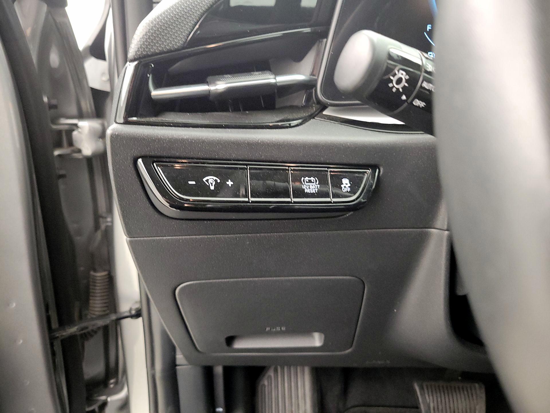 Thumbnail: 2023 Kia Niro - 13