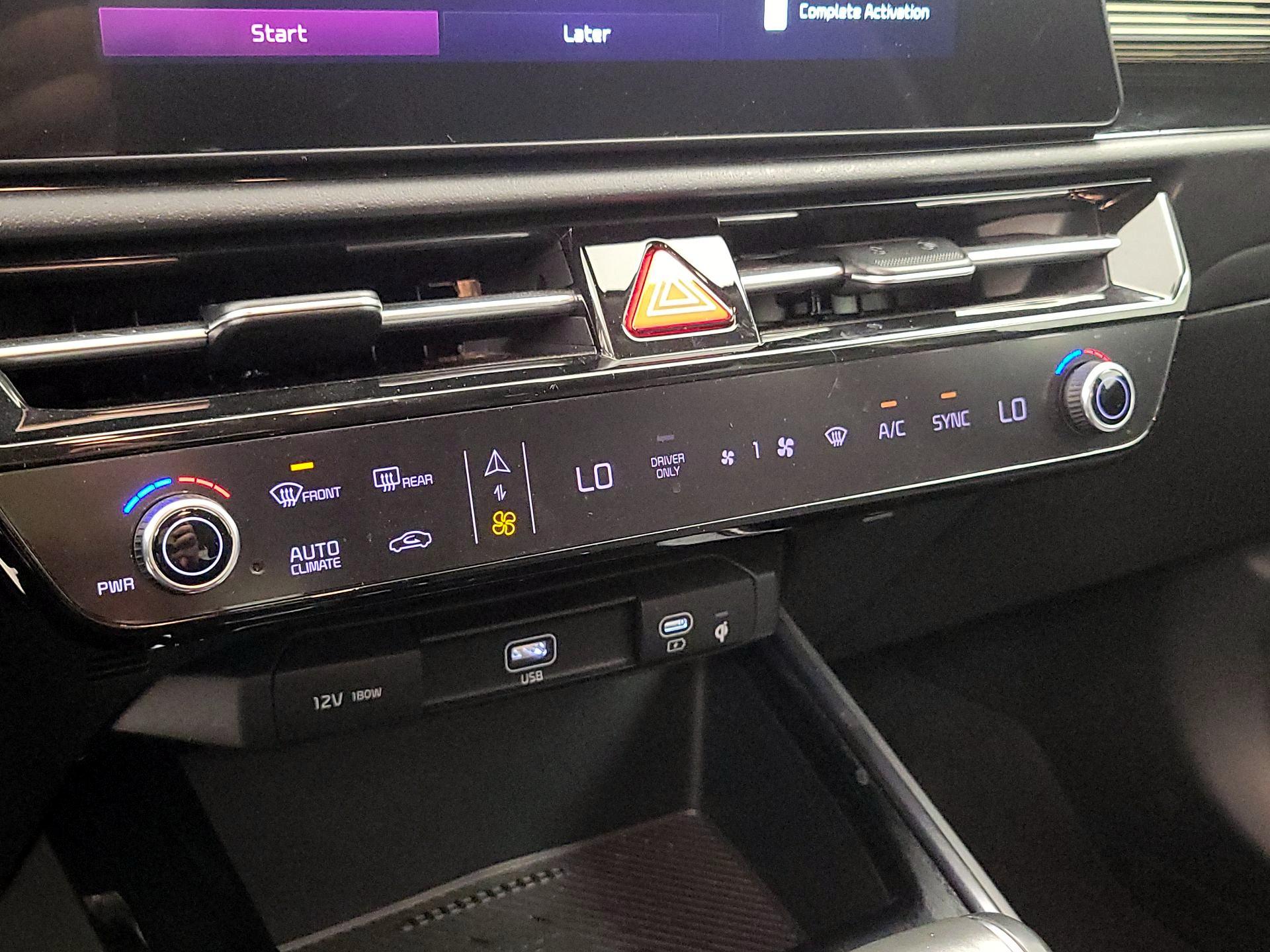 Thumbnail: 2023 Kia Niro - 16