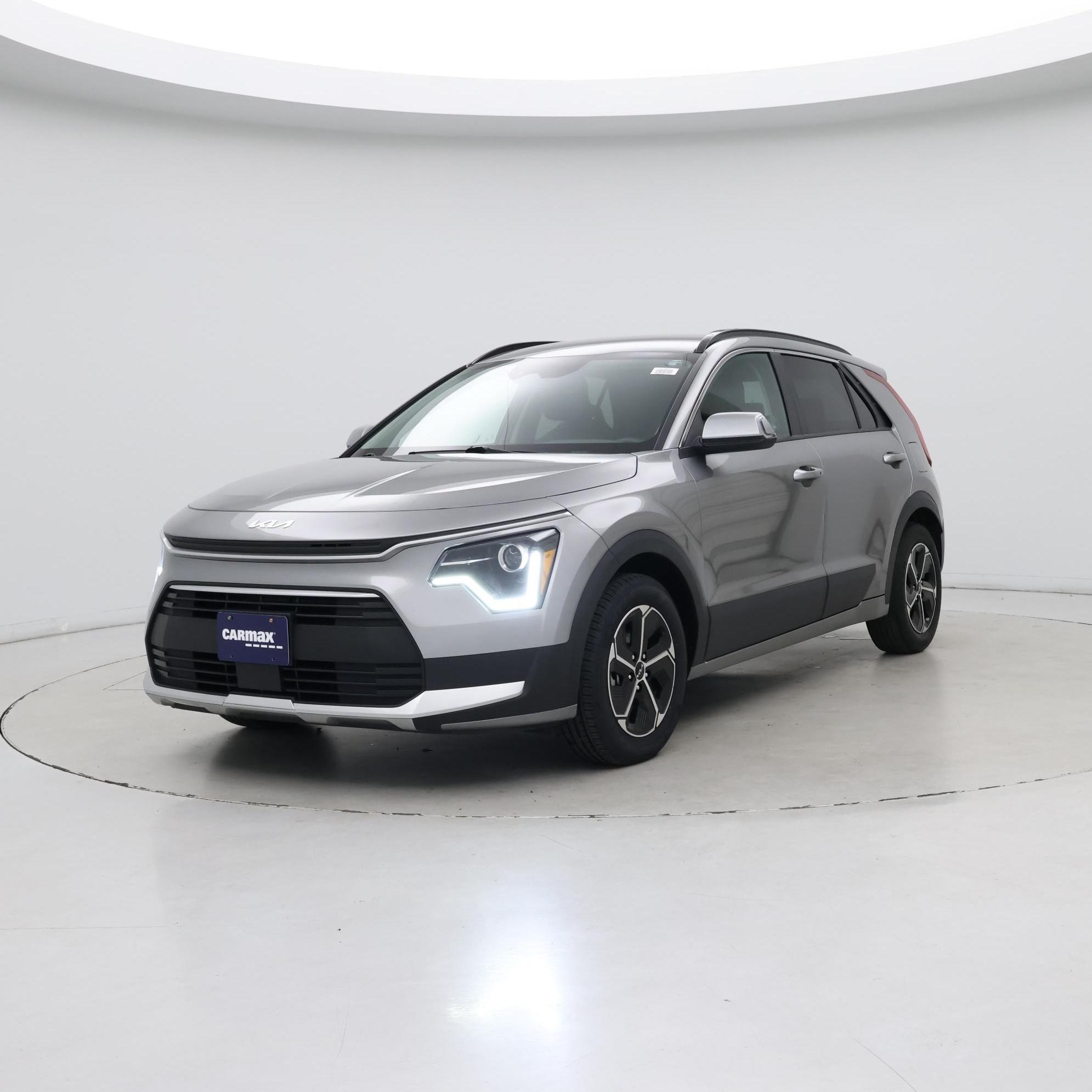 Thumbnail: 2023 Kia Niro - 4