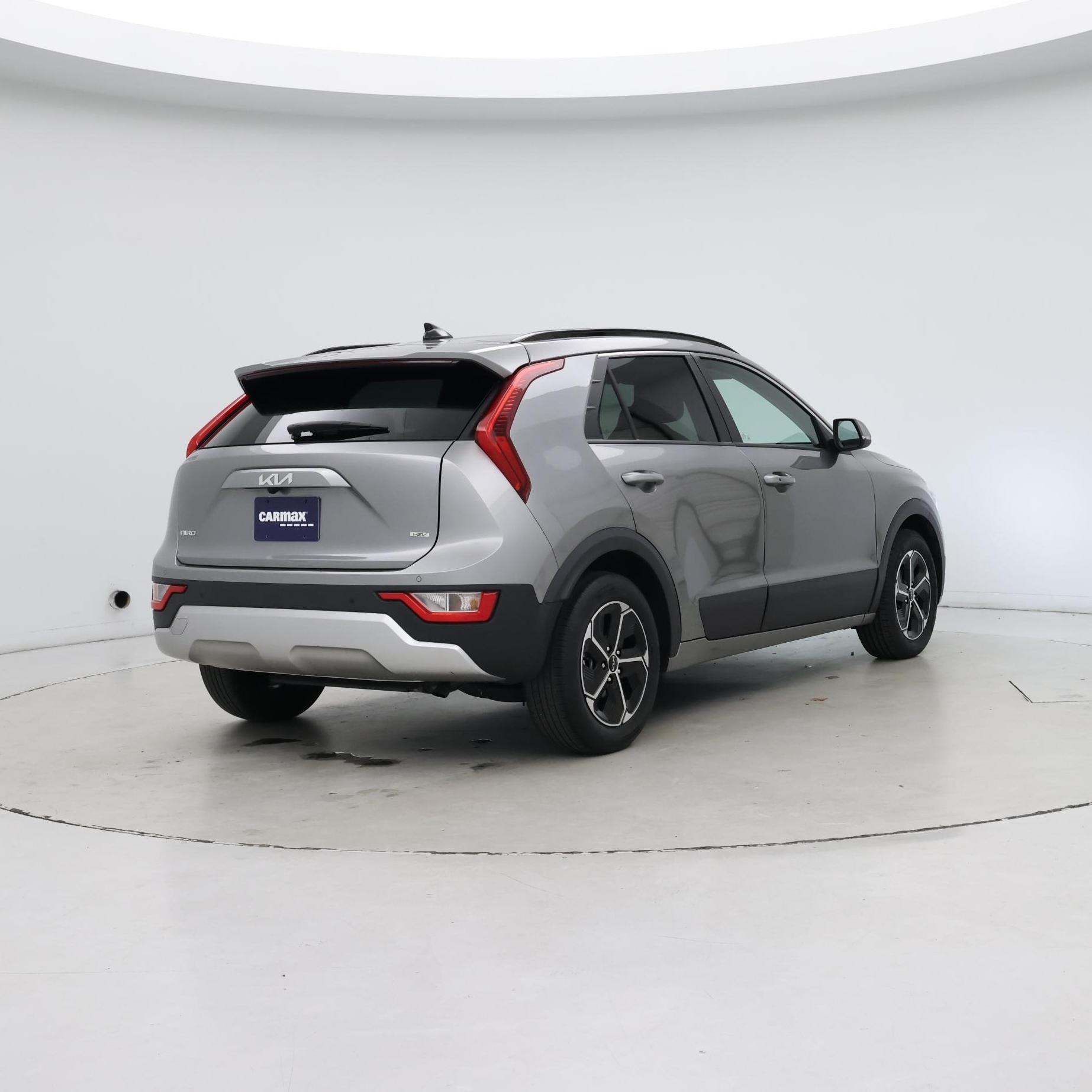 Thumbnail: 2023 Kia Niro - 8