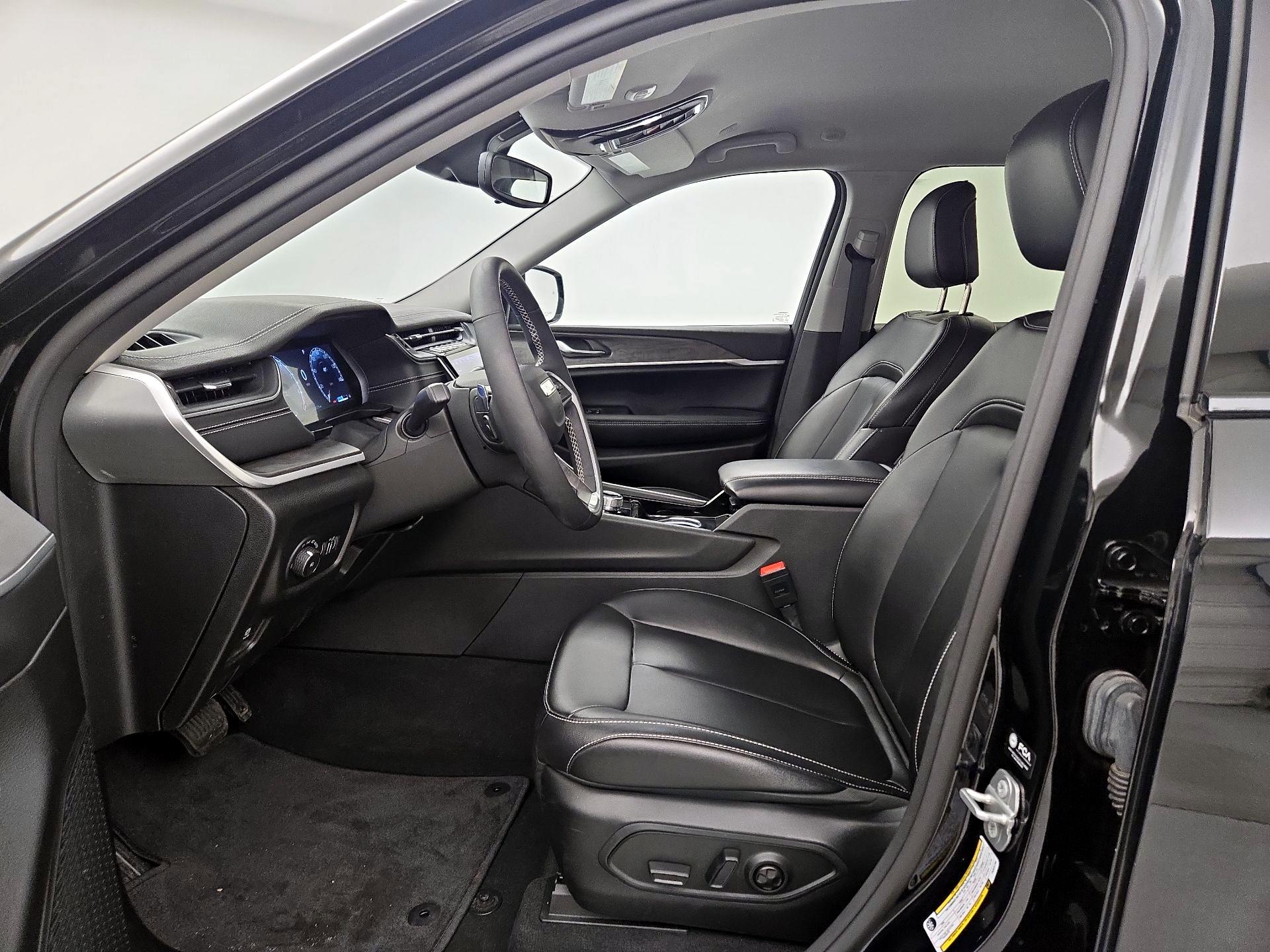 Thumbnail: 2023 Jeep Grand Cherokee - 11