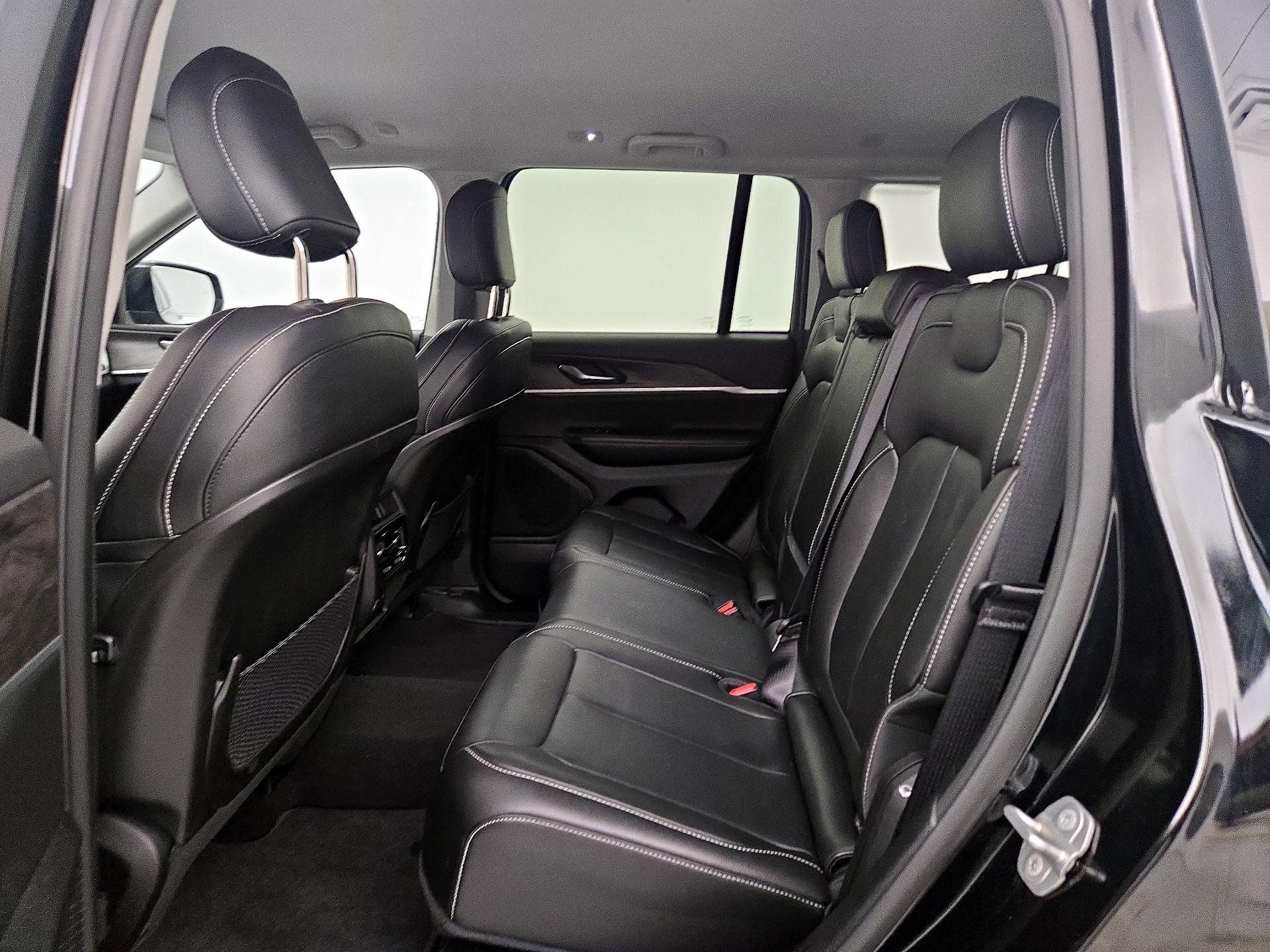 Thumbnail: 2023 Jeep Grand Cherokee - 19