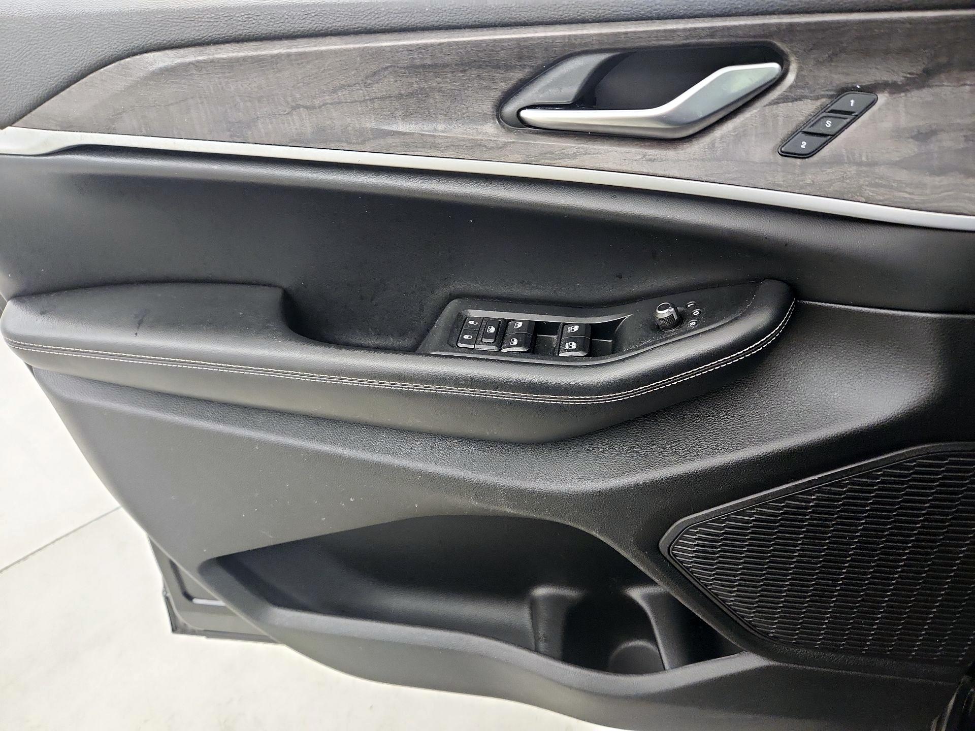 Thumbnail: 2023 Jeep Grand Cherokee - 12