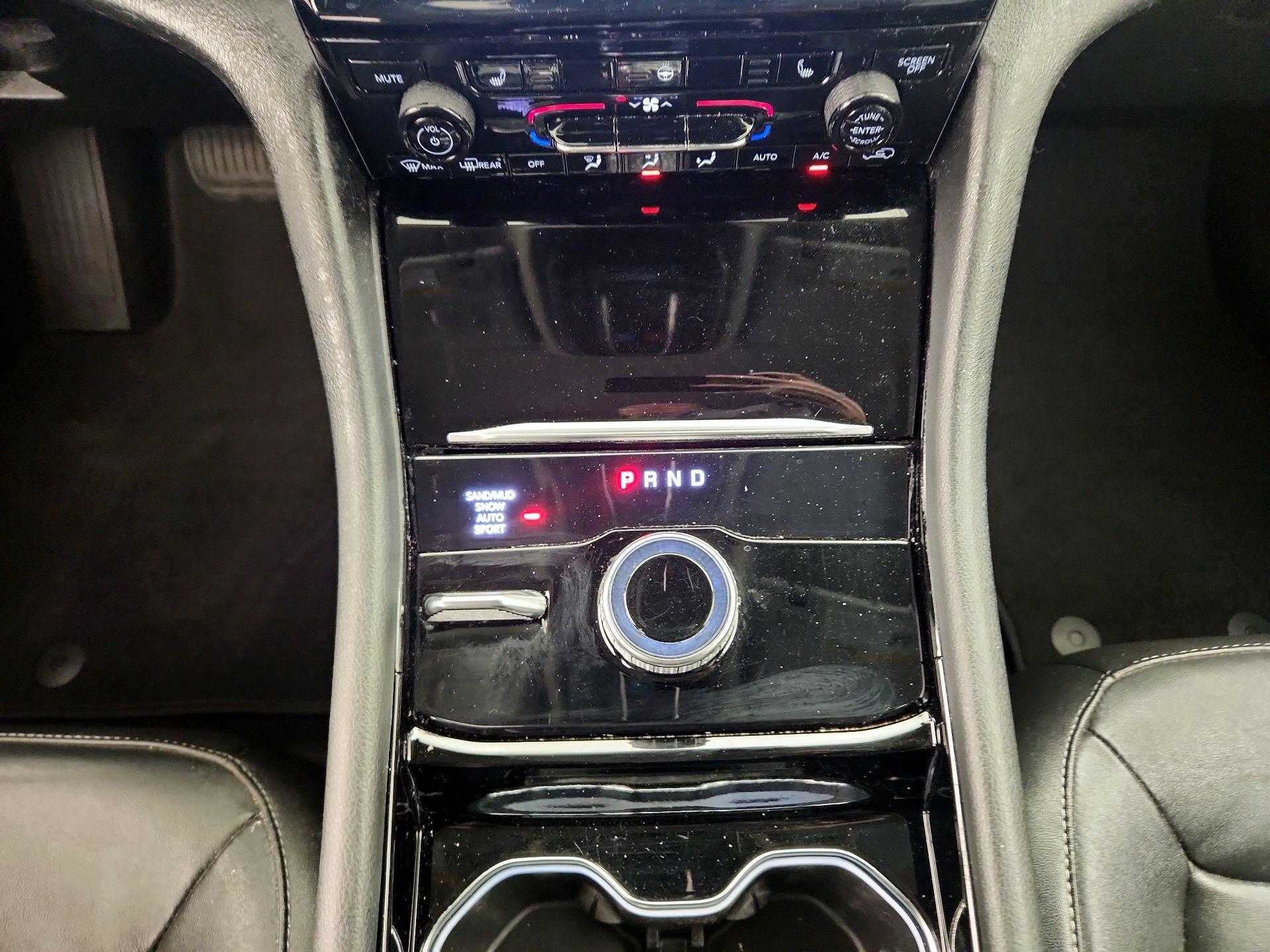 Thumbnail: 2023 Jeep Grand Cherokee - 18