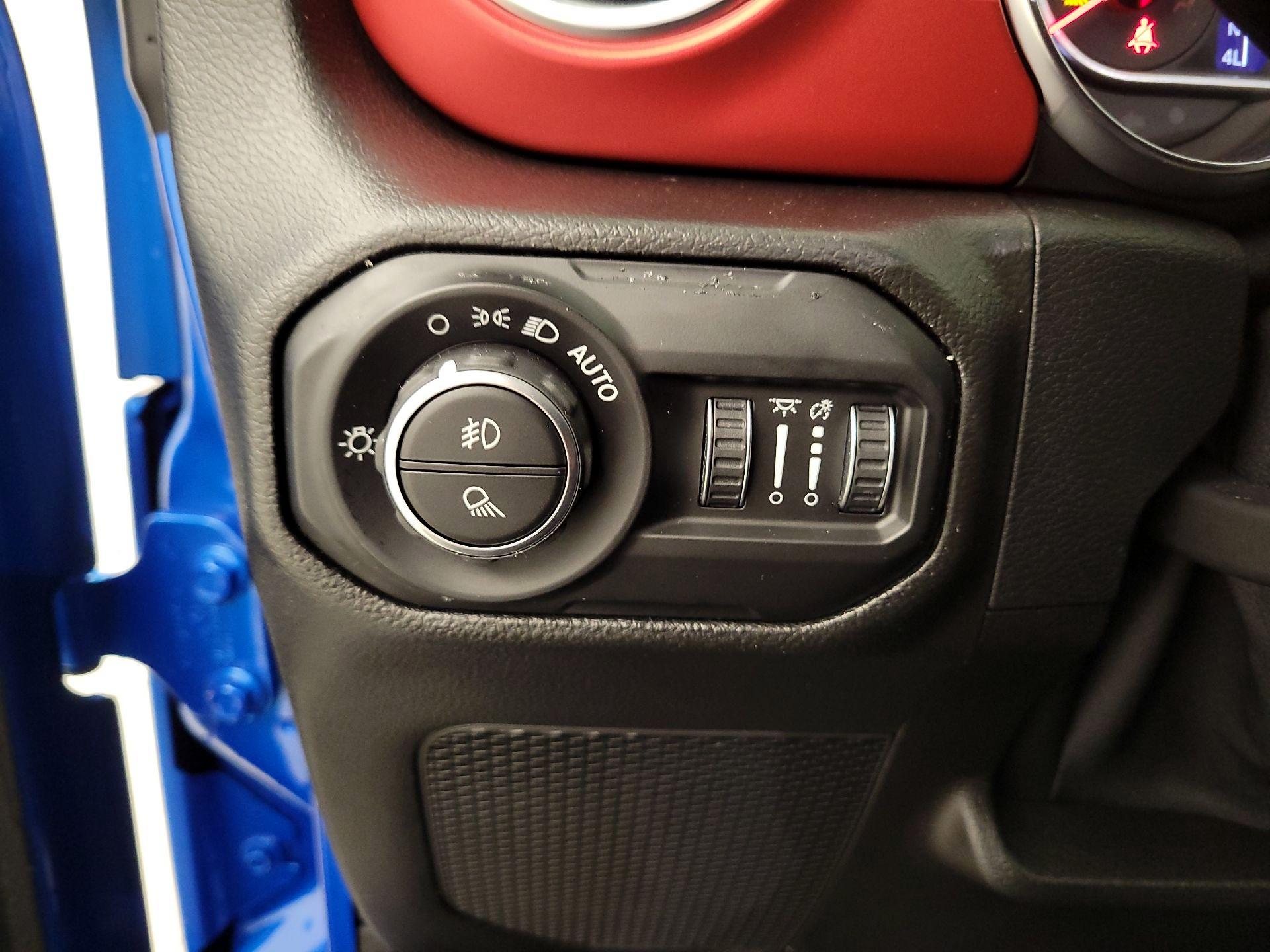 Thumbnail: 2021 Jeep Gladiator - 13