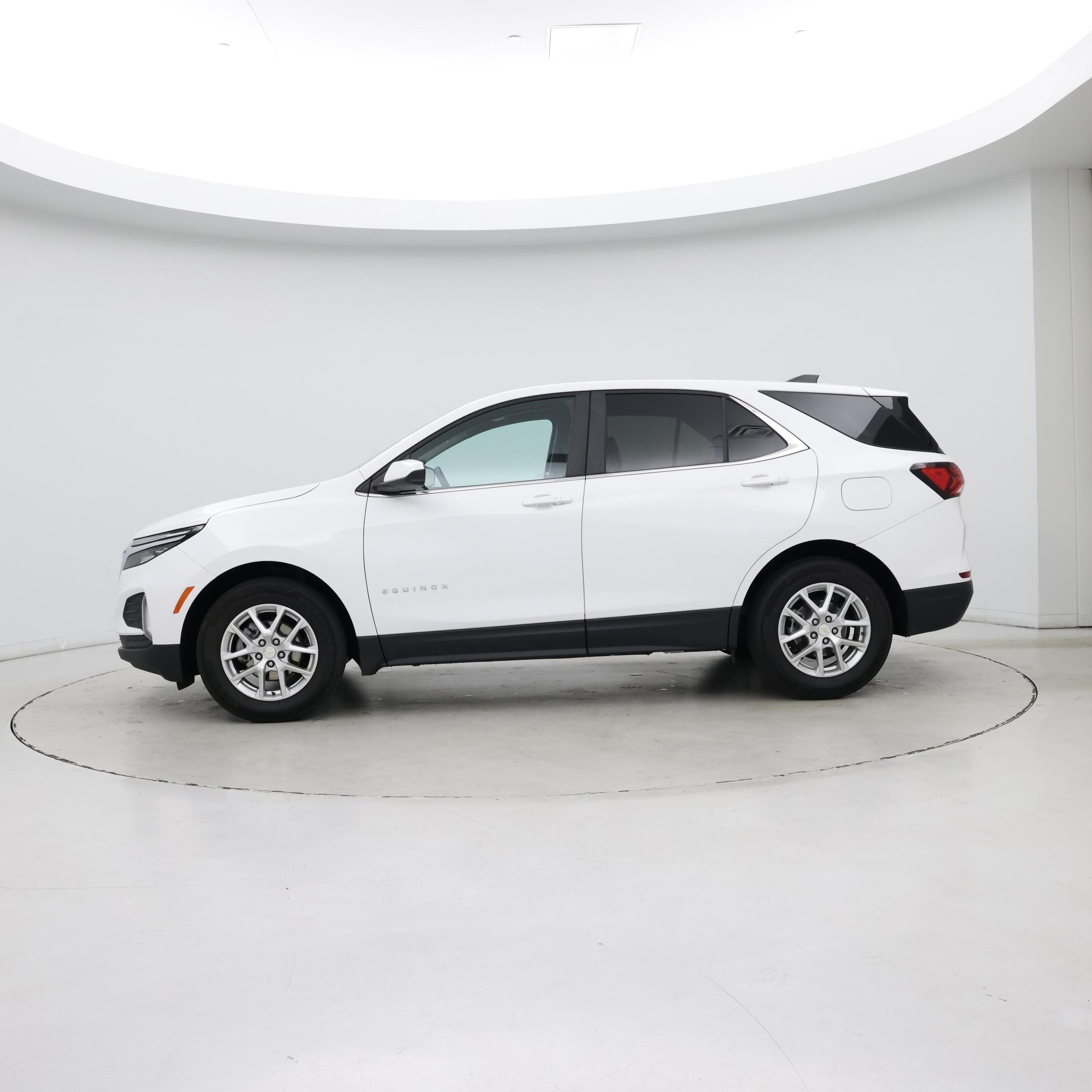 Thumbnail: 2023 Chevrolet Equinox - 3