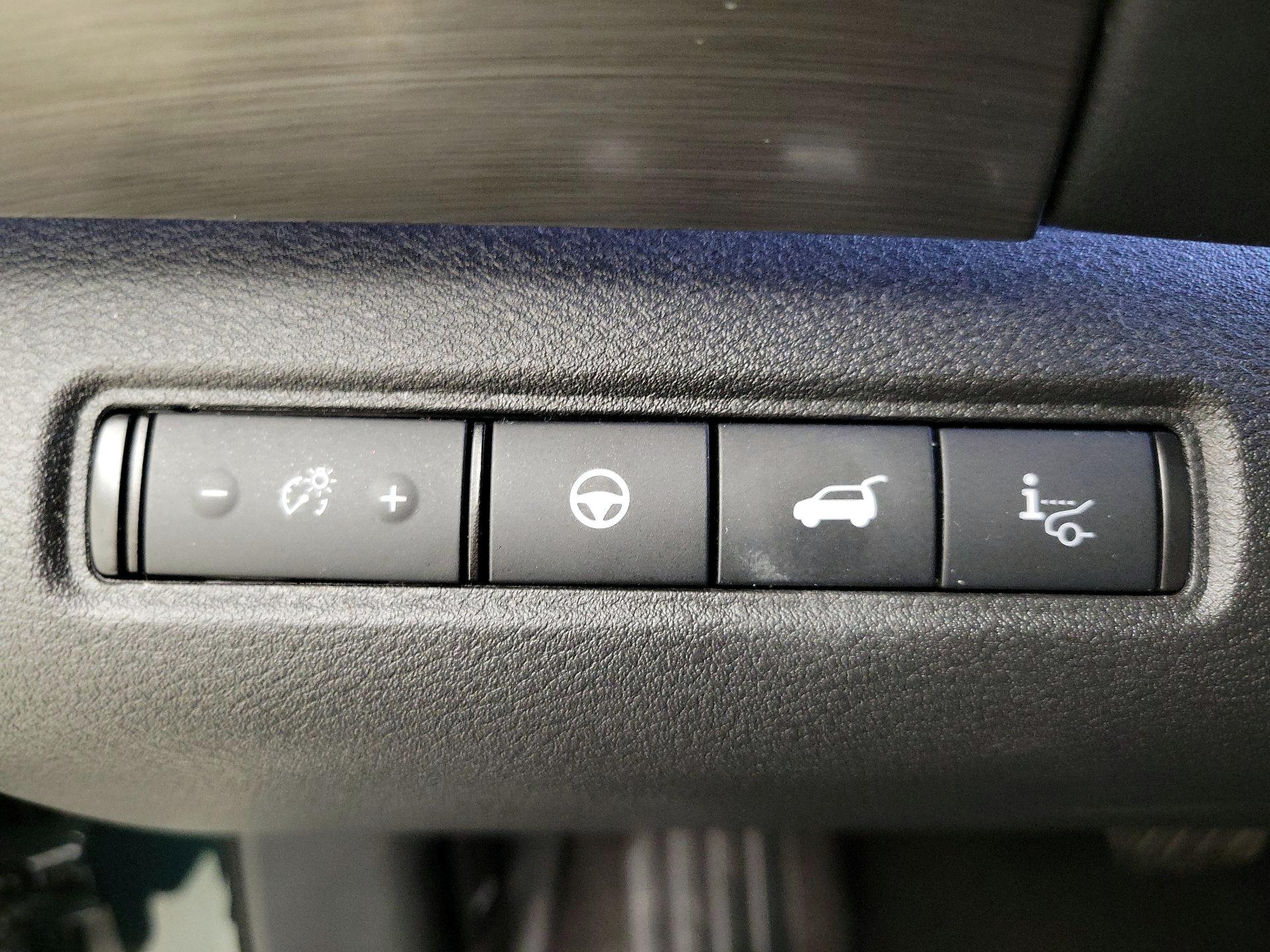 Thumbnail: 2023 Nissan Pathfinder - 13