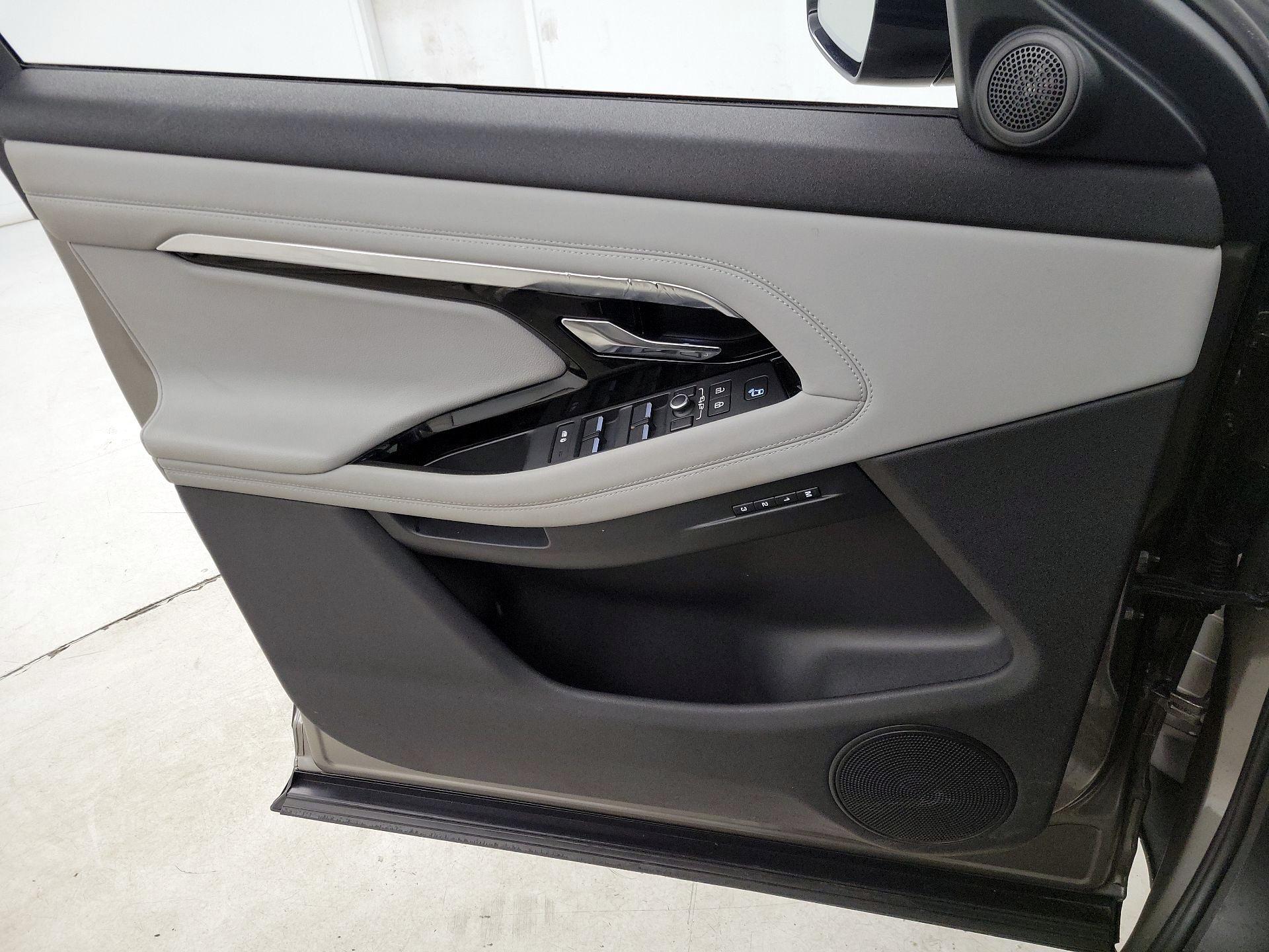 Thumbnail: 2021 Land Rover Range Rover Evoque - 12