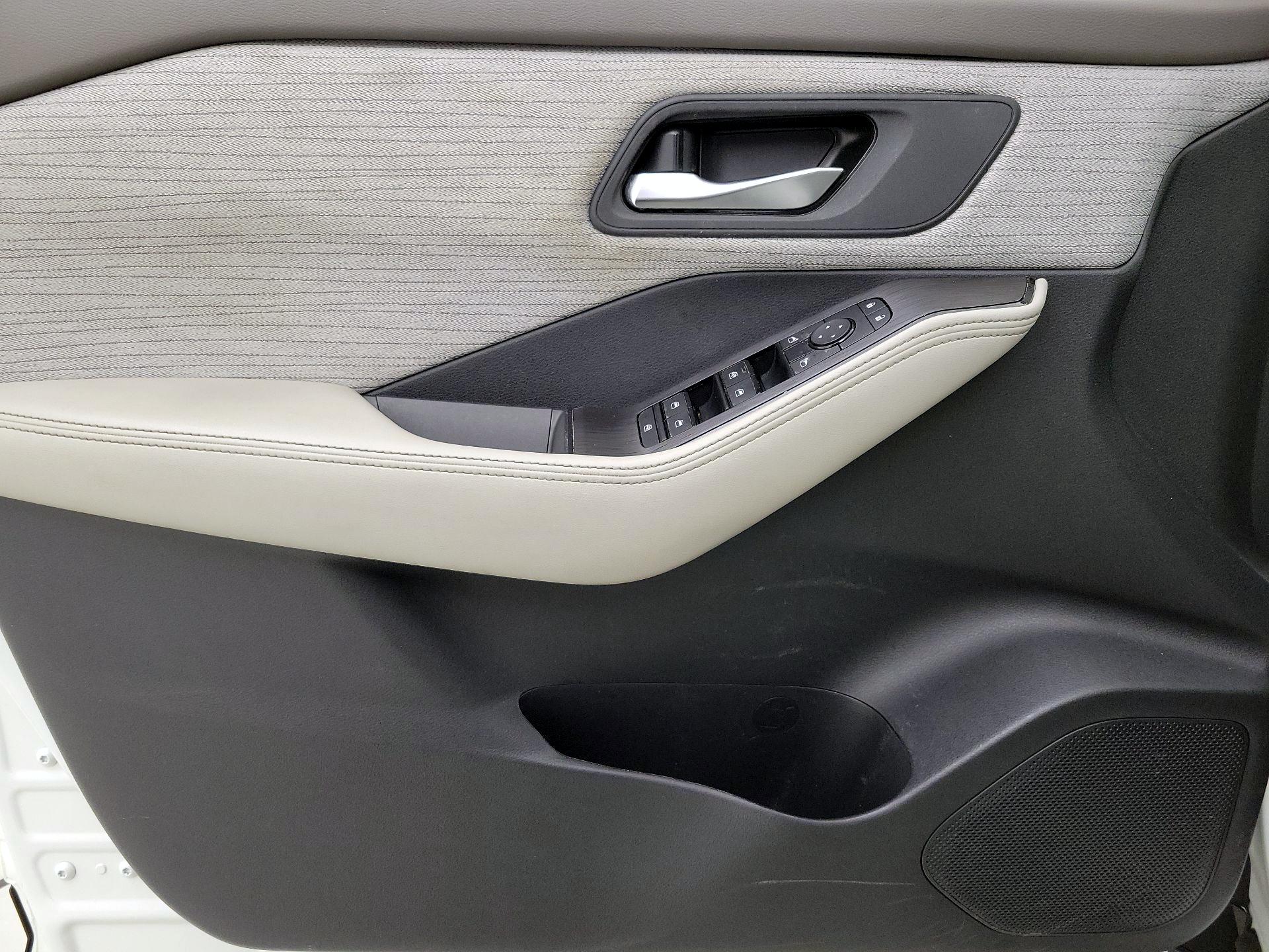 Thumbnail: 2023 Nissan Rogue - 12