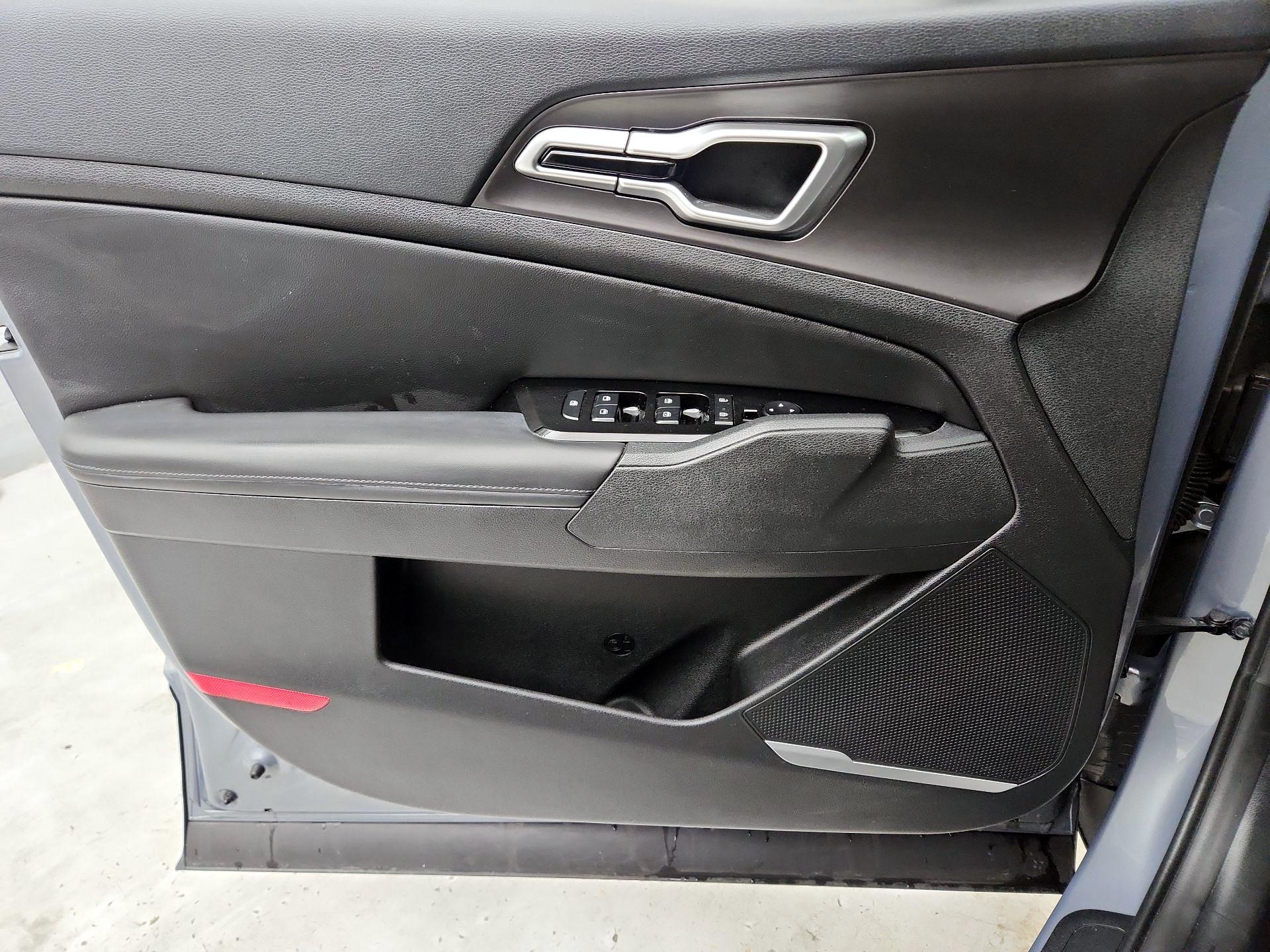 Thumbnail: 2023 Kia Sportage - 12