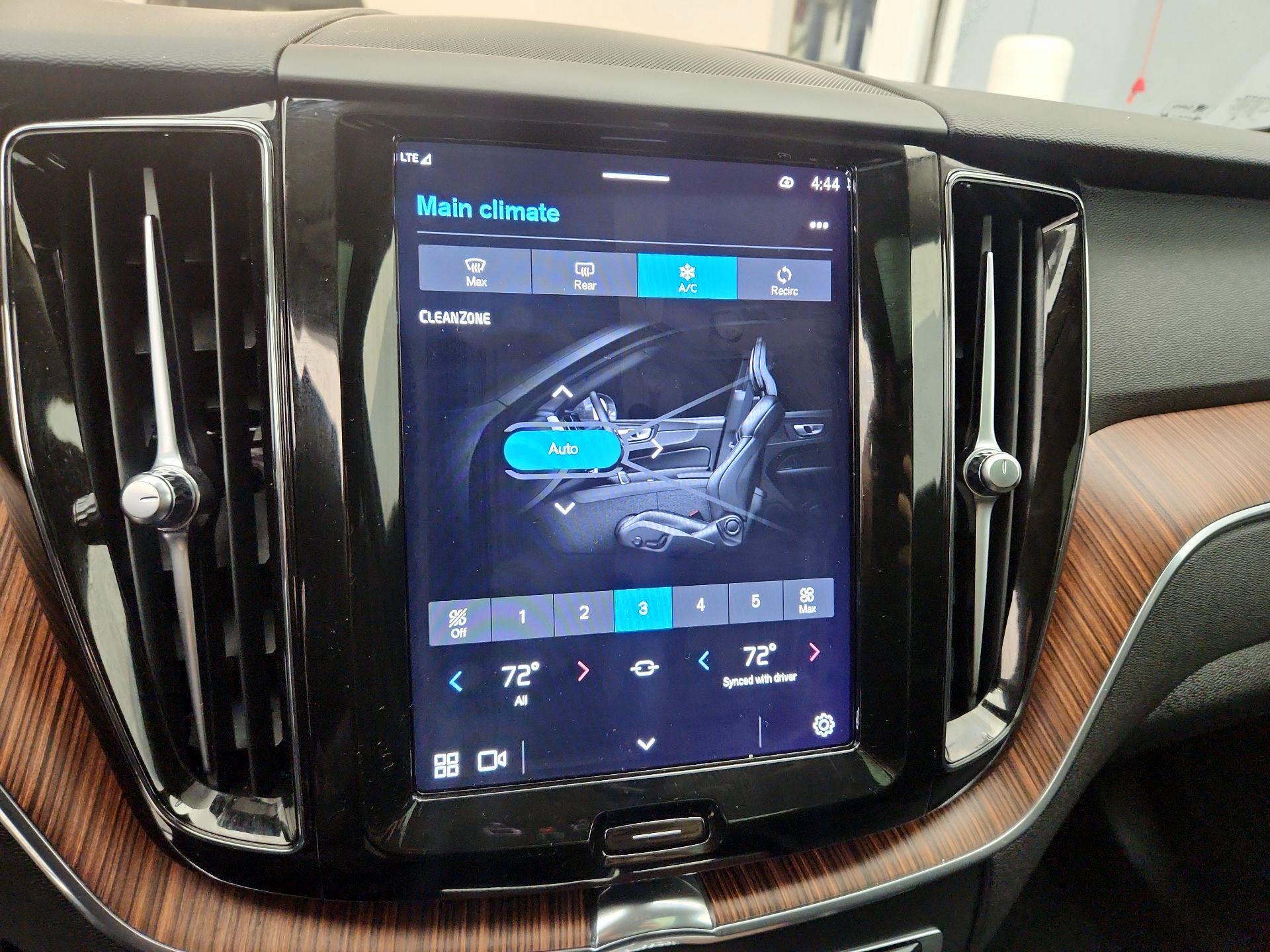 Thumbnail: 2023 Volvo XC60 - 16