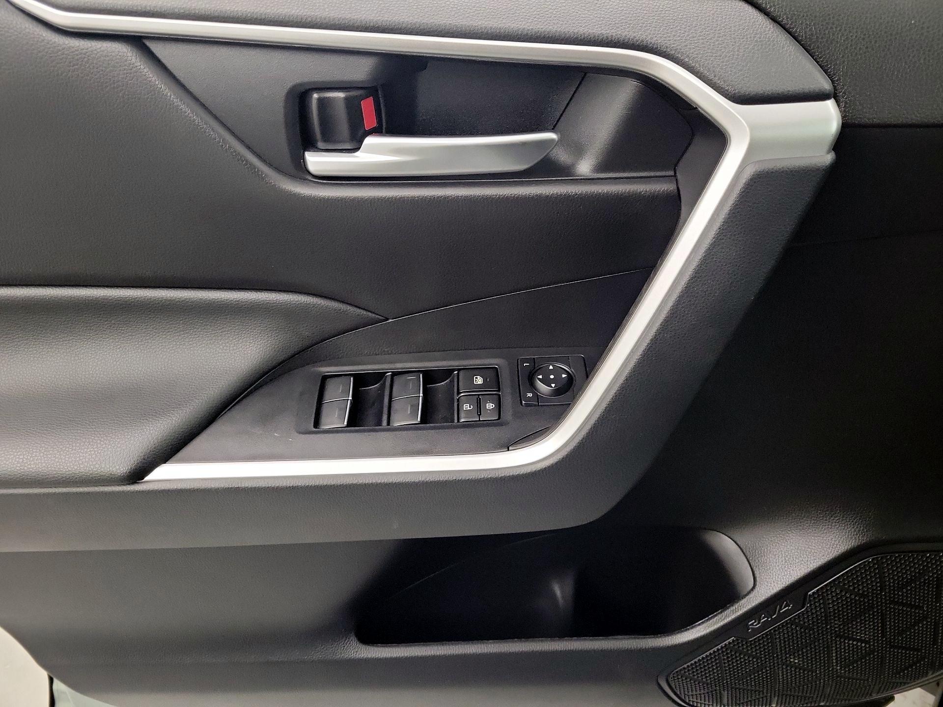 Thumbnail: 2023 Toyota RAV4 - 10