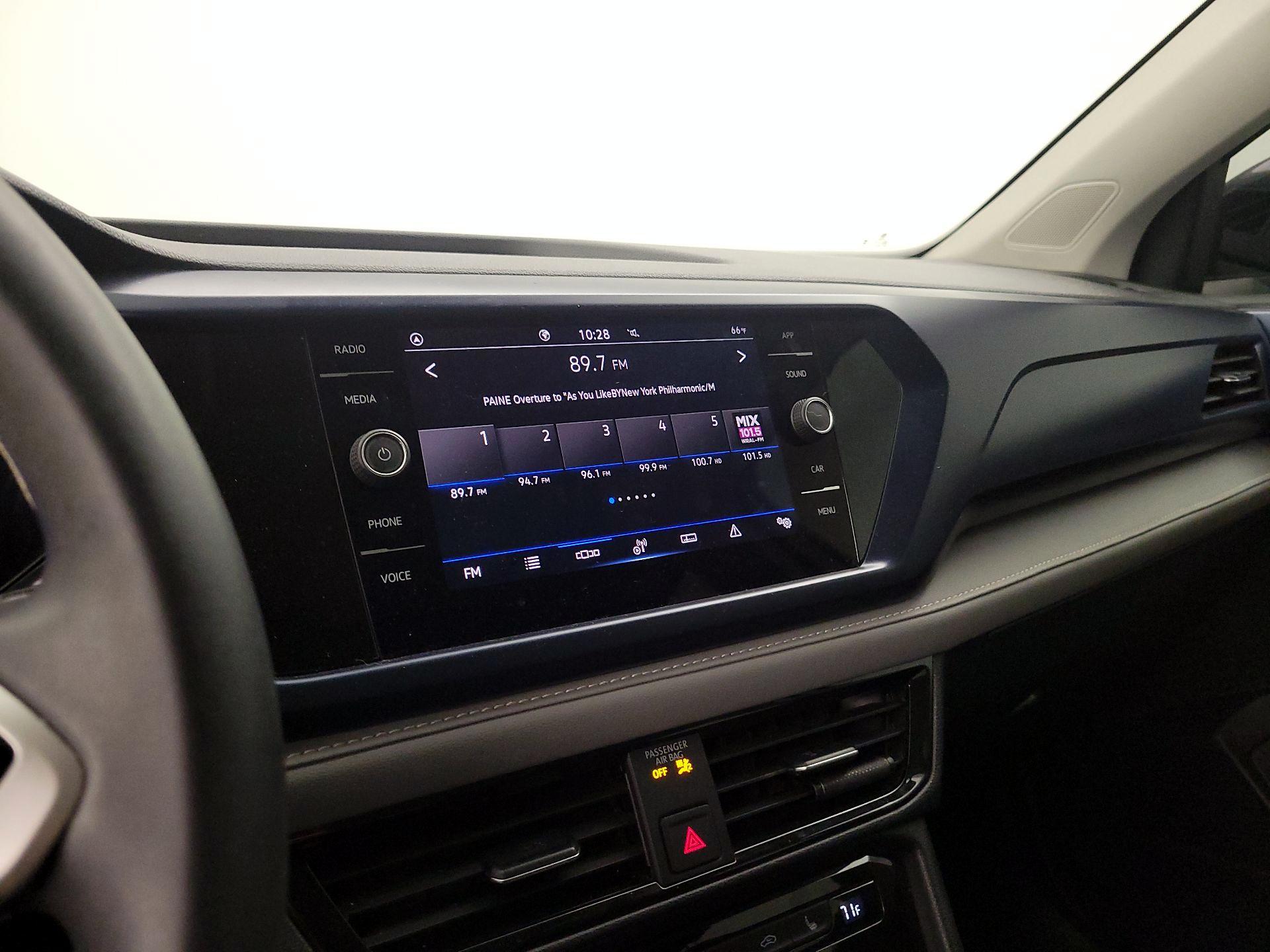 Thumbnail: 2024 Volkswagen Taos - 15