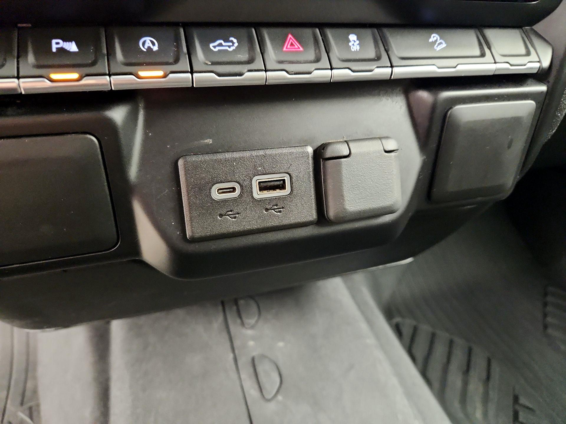 Thumbnail: 2022 Chevrolet Silverado 1500 - 16