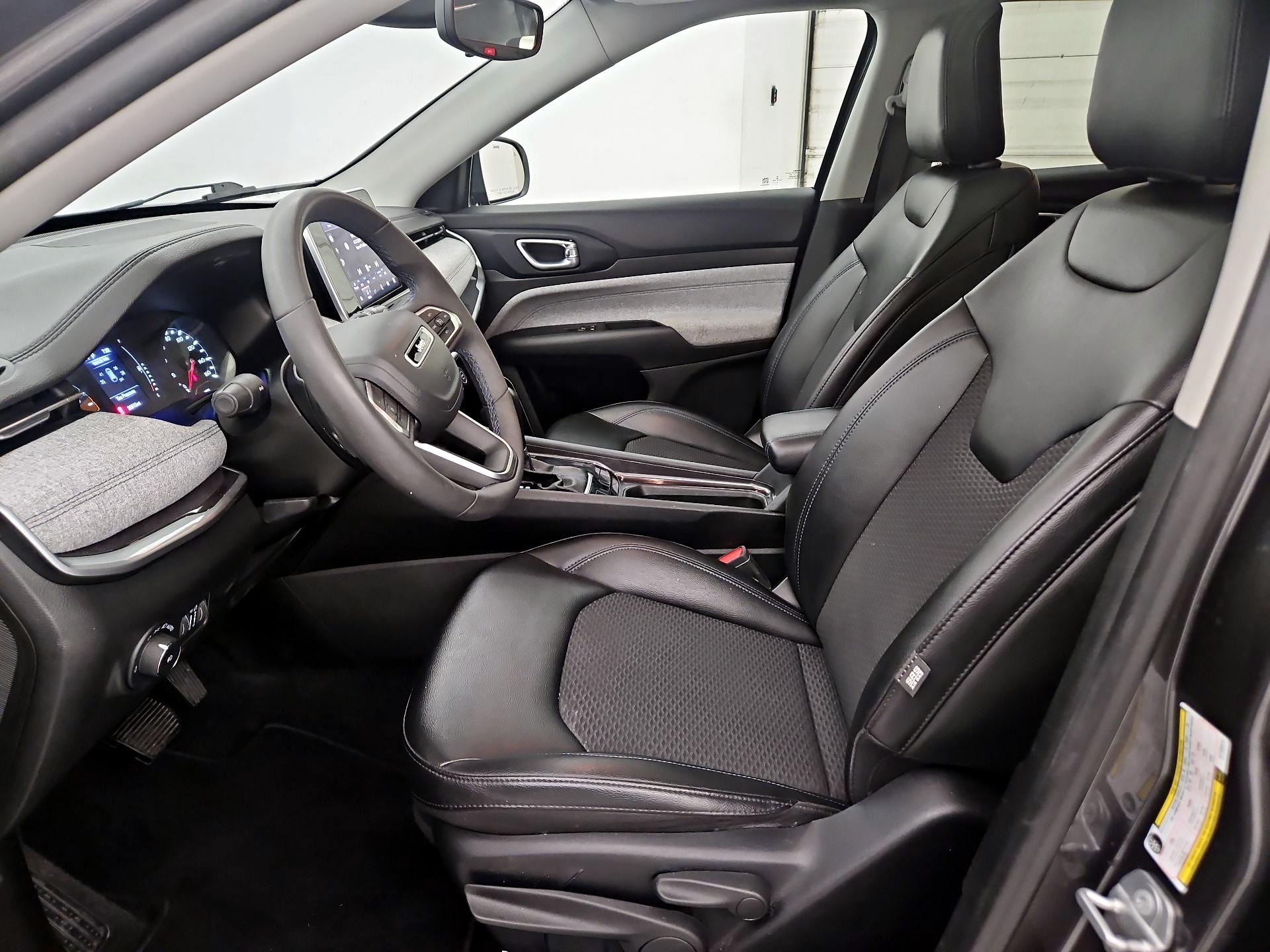 Thumbnail: 2022 Jeep Compass - 11