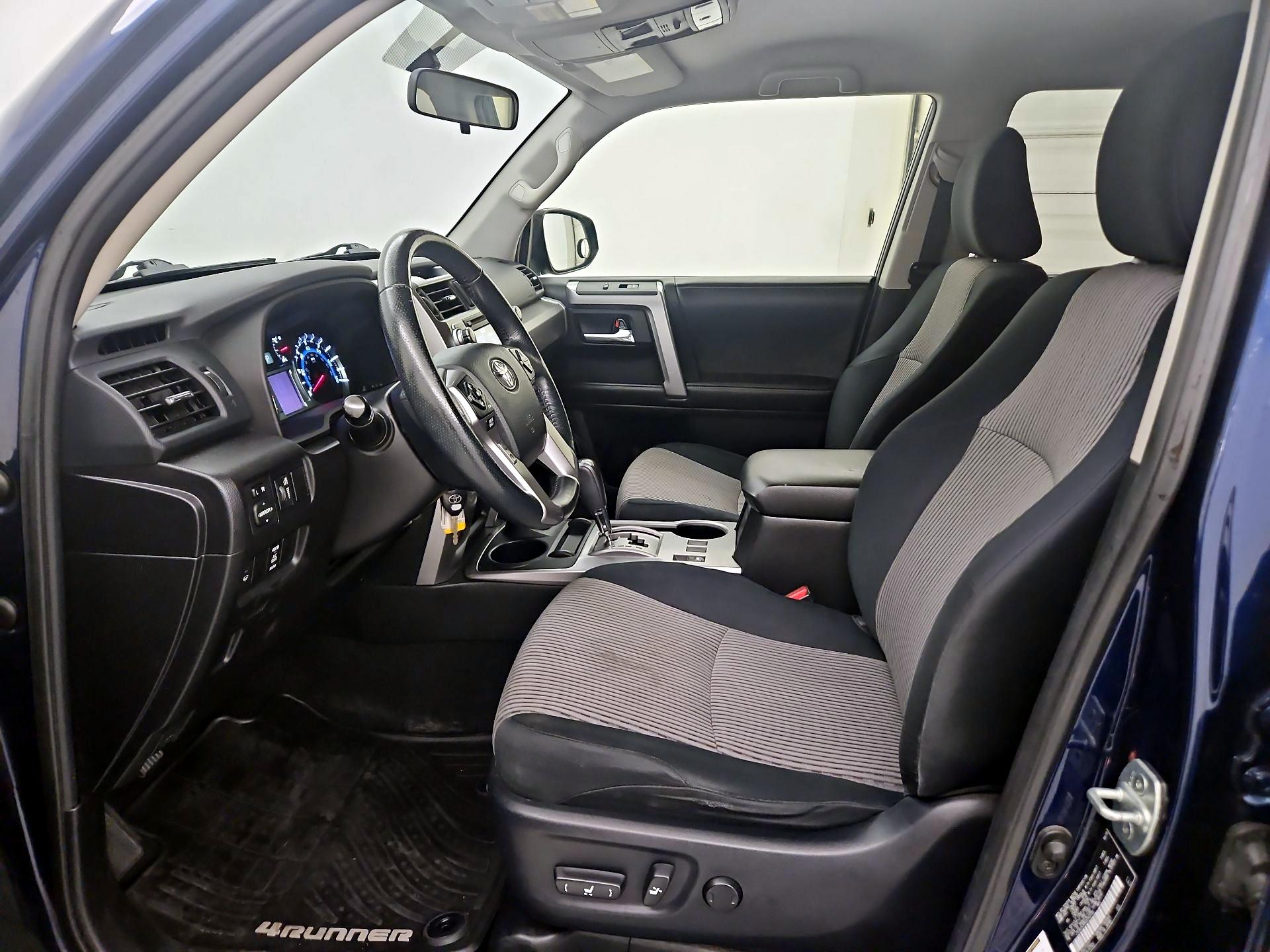 Thumbnail: 2016 Toyota 4Runner - 11