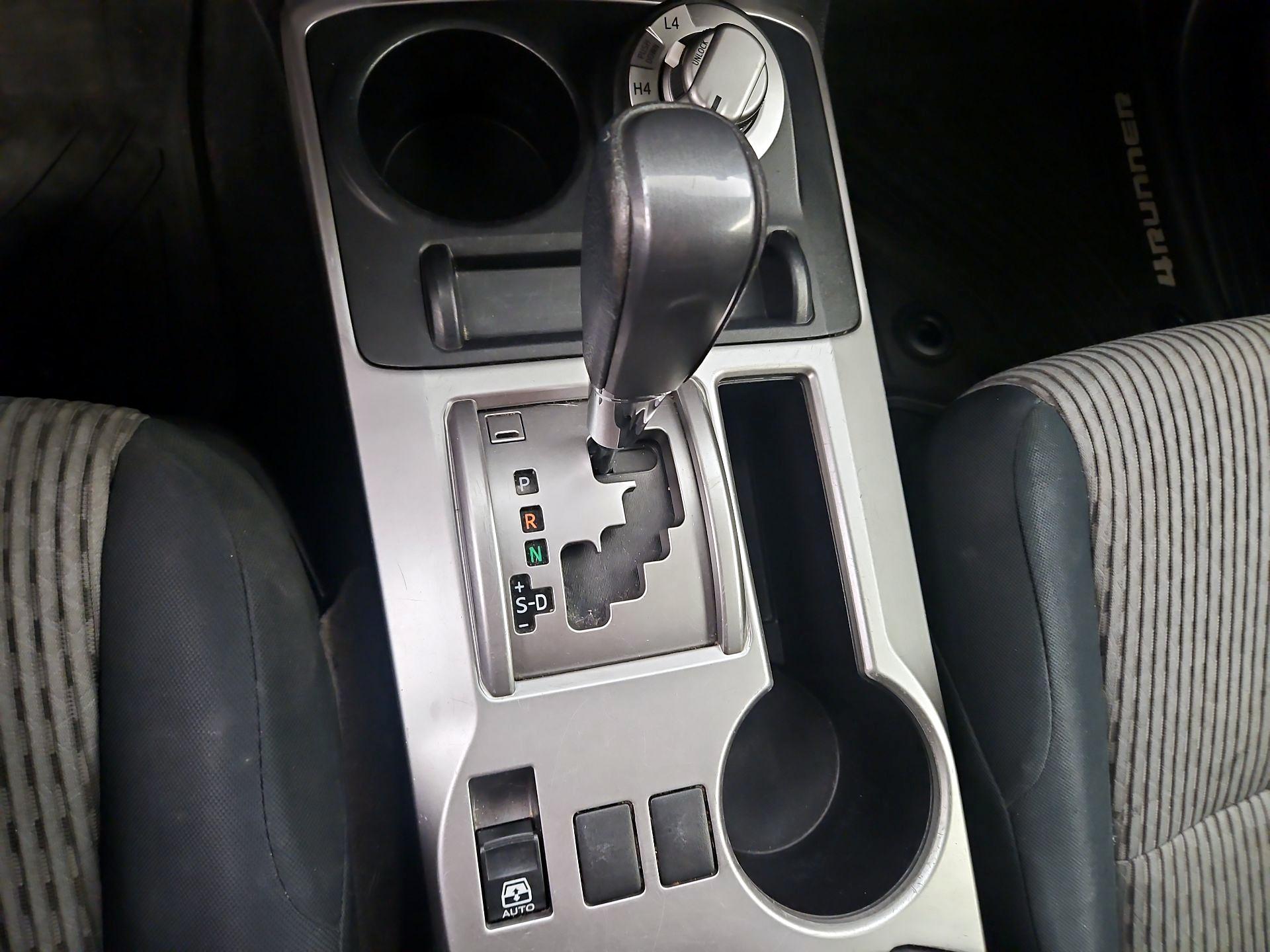 Thumbnail: 2016 Toyota 4Runner - 17