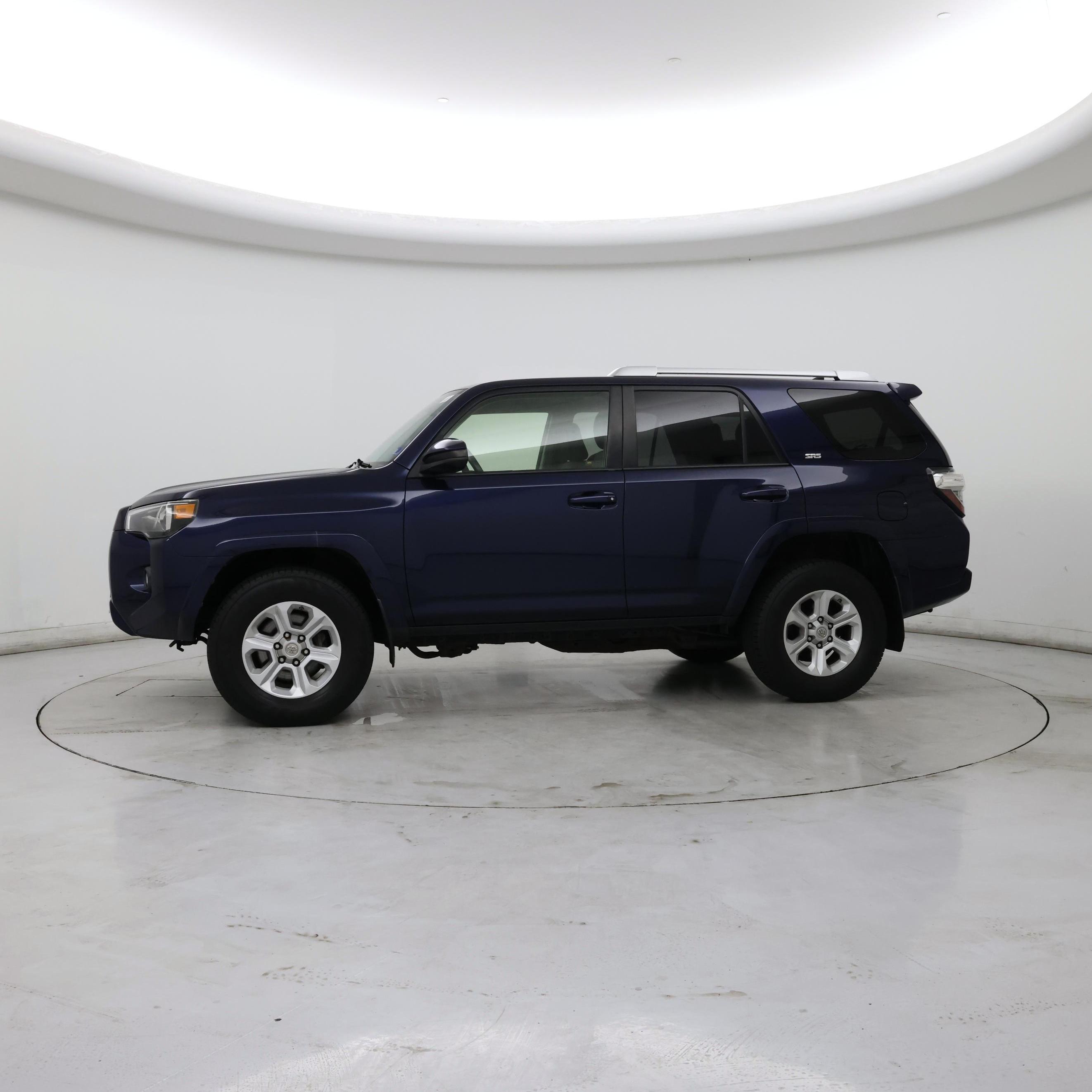 Thumbnail: 2016 Toyota 4Runner - 3
