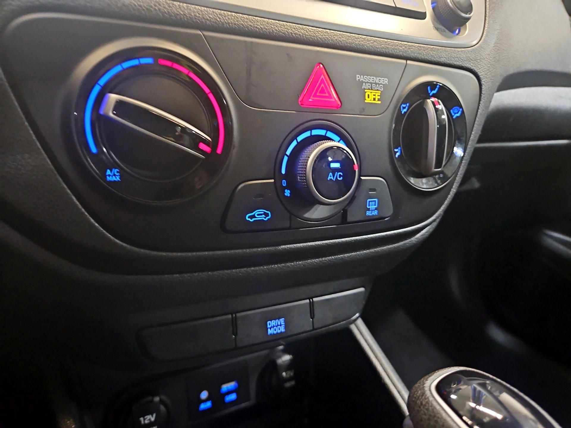 Thumbnail: 2020 Hyundai Accent - 16