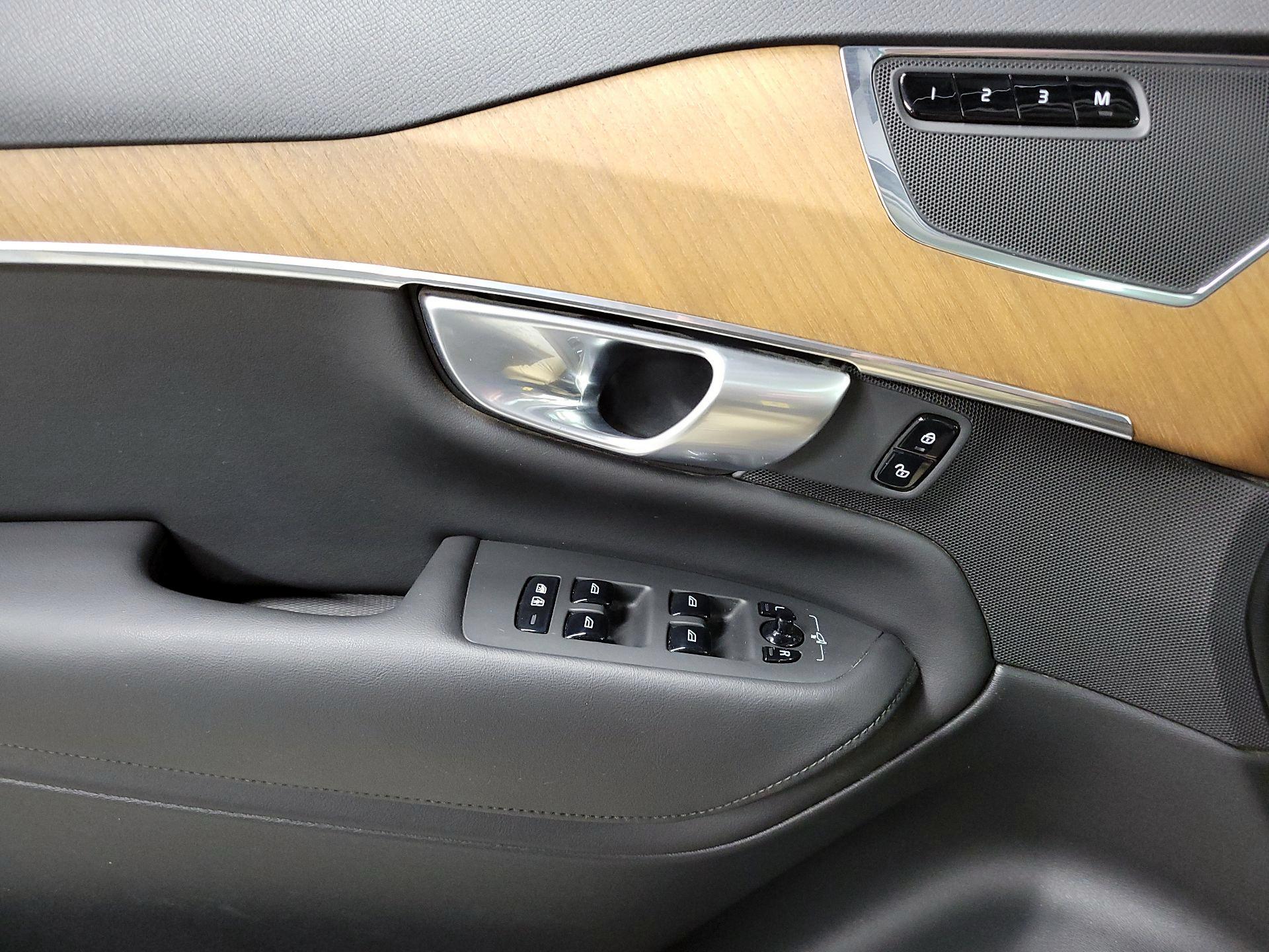 Thumbnail: 2024 Volvo XC90 - 10