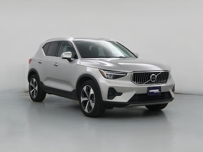 2025 Volvo XC40 B5 Plus Bright Theme