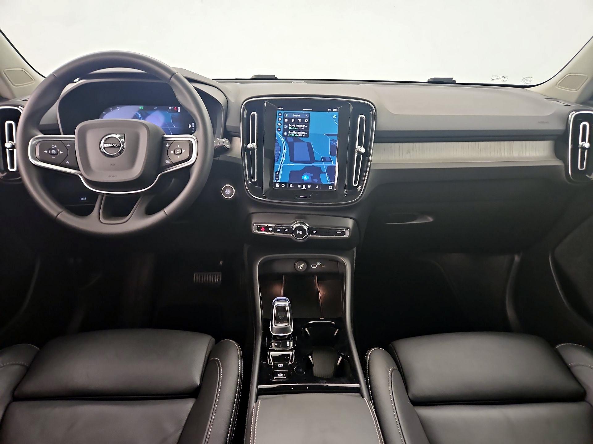 Thumbnail: 2025 Volvo XC40 - 9