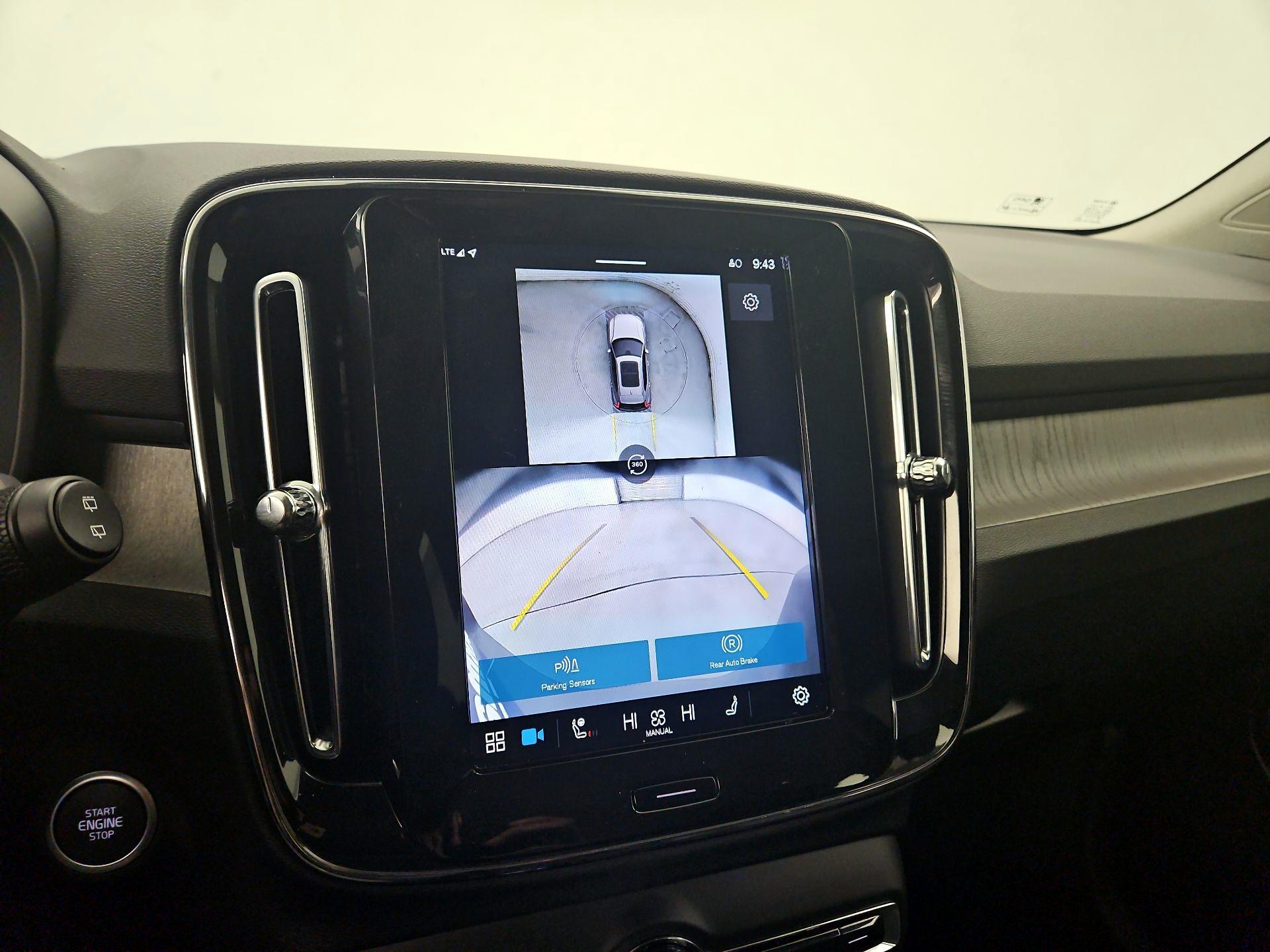 Thumbnail: 2025 Volvo XC40 - 14