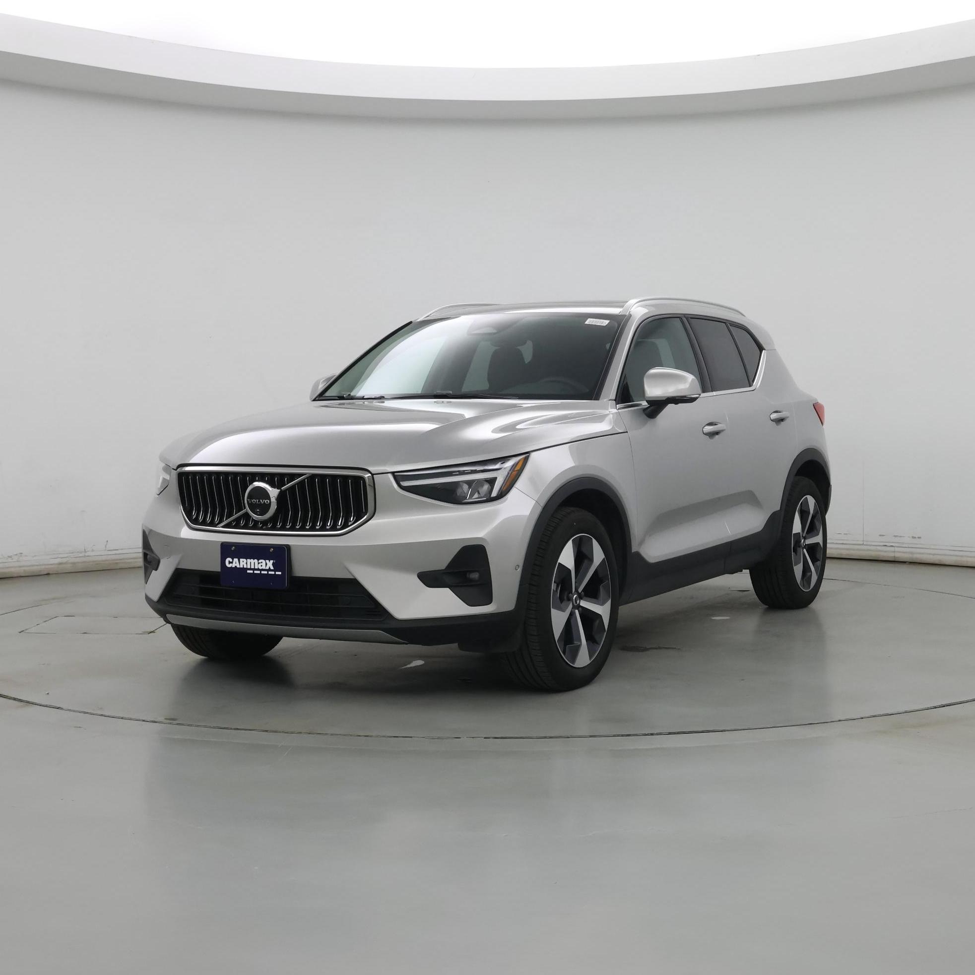 Thumbnail: 2025 Volvo XC40 - 4