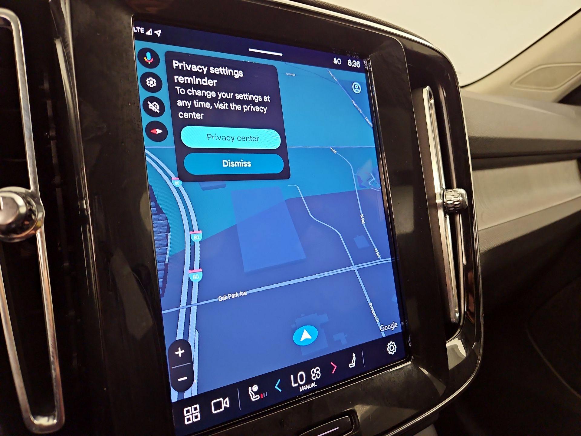 Thumbnail: 2025 Volvo XC40 - 14