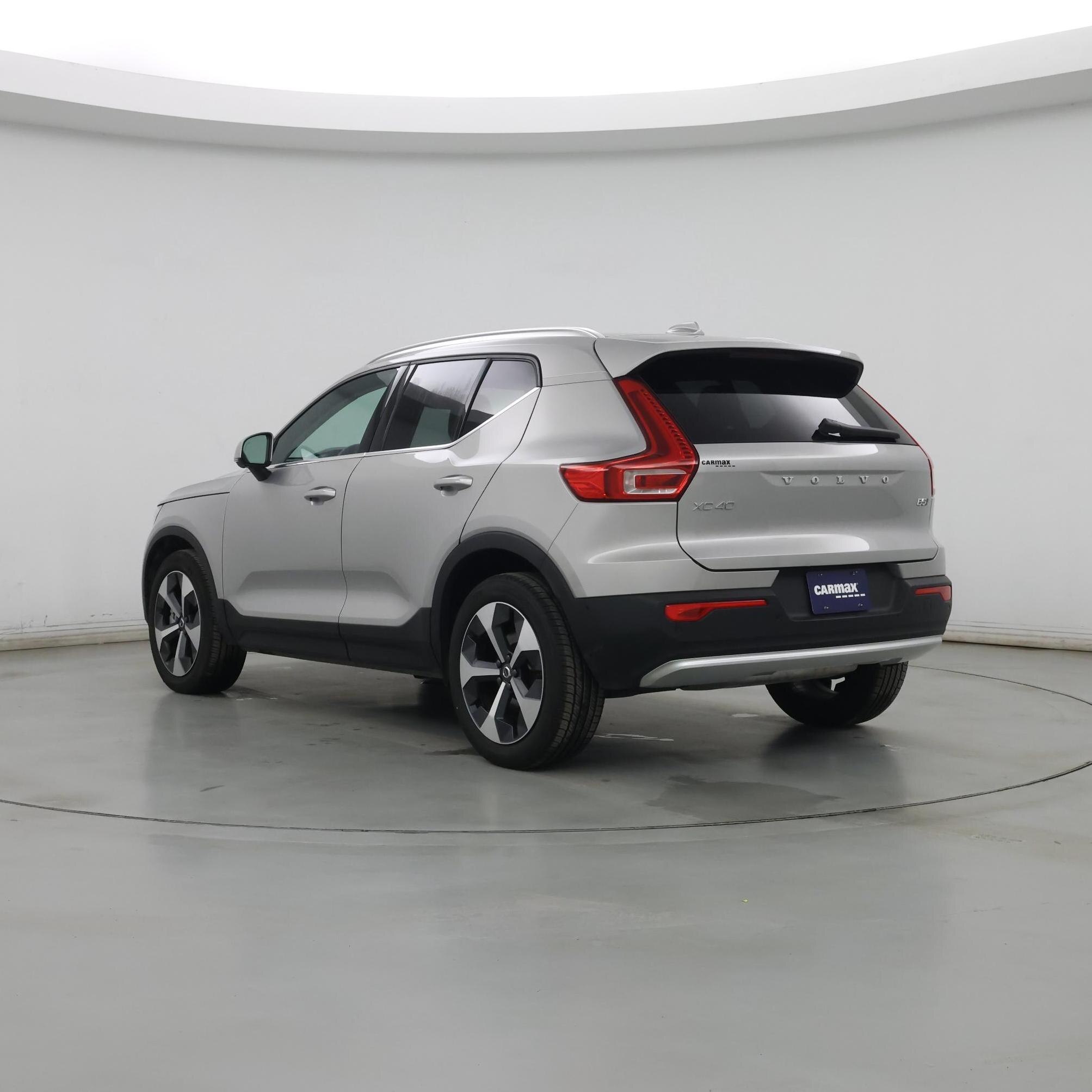 Thumbnail: 2025 Volvo XC40 - 2