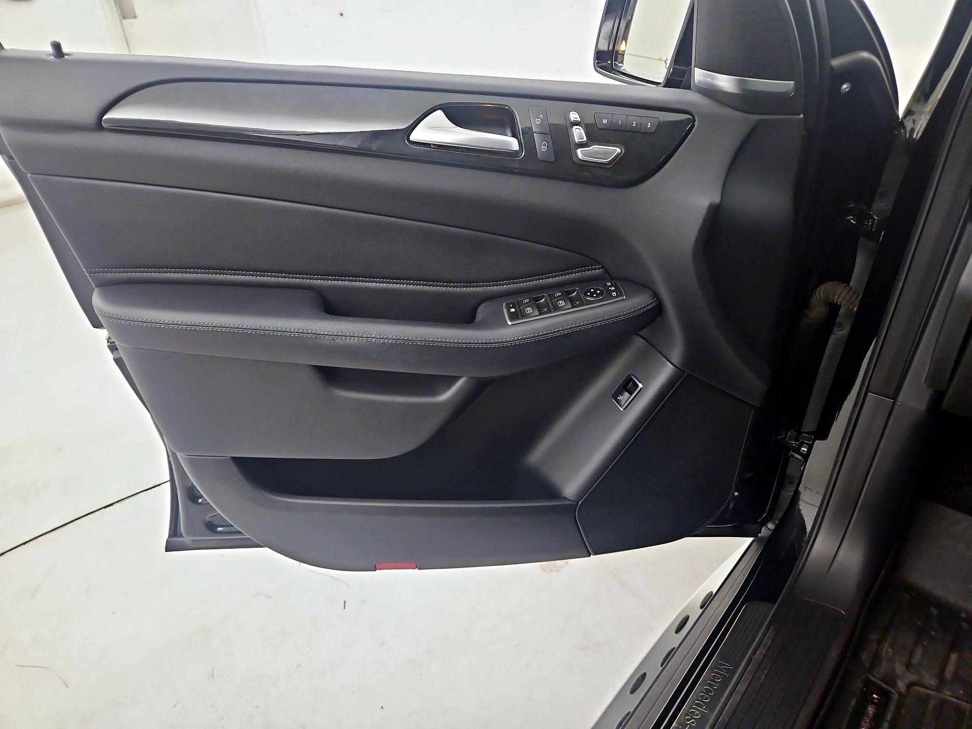 Thumbnail: 2018 Mercedes-Benz GLE - 12