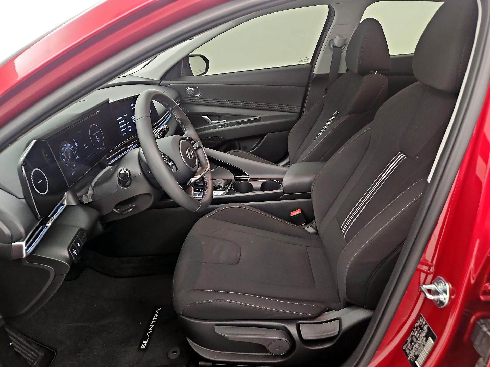 Thumbnail: 2025 Hyundai Elantra - 11