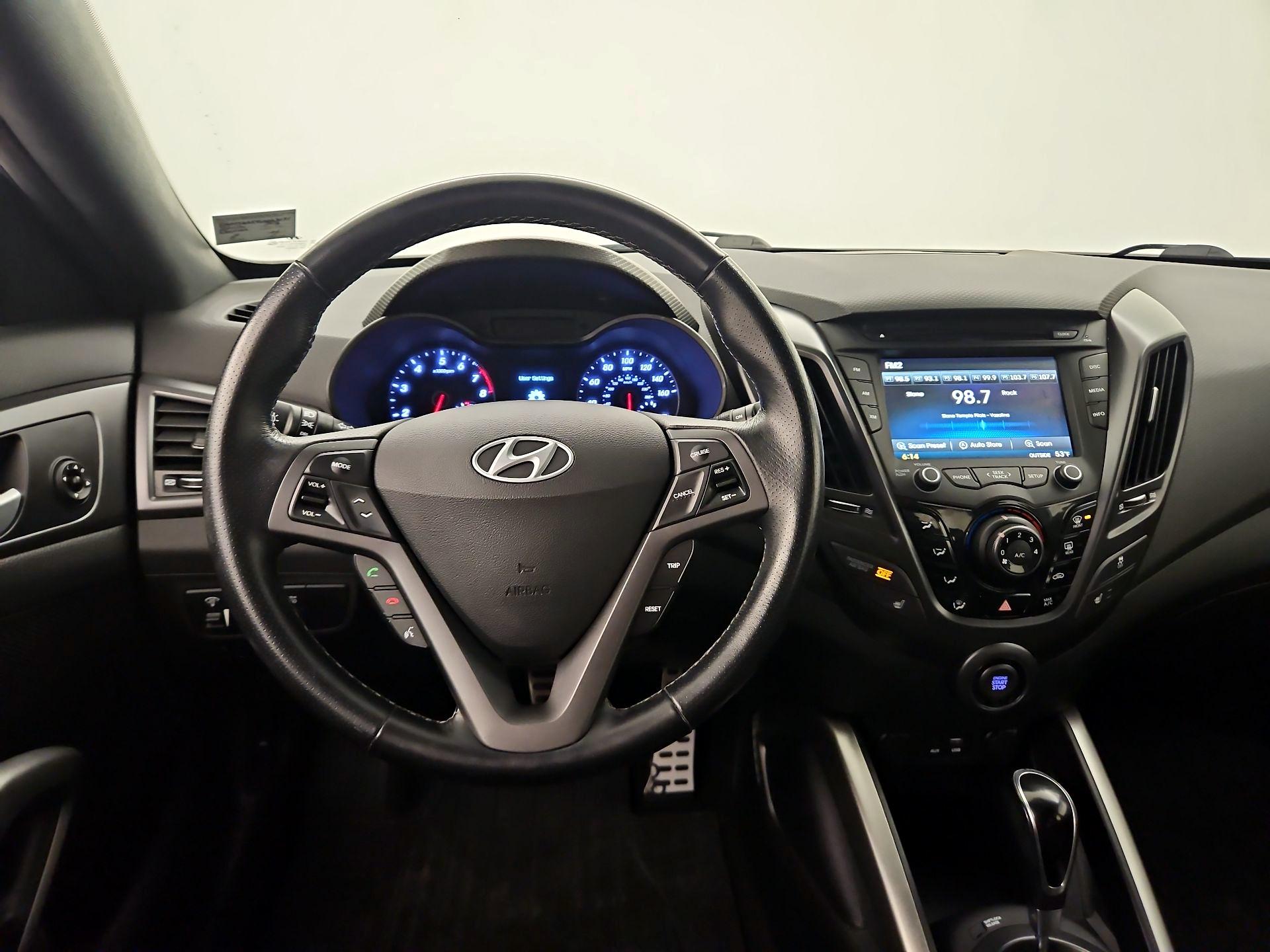 Thumbnail: 2016 Hyundai Veloster - 10