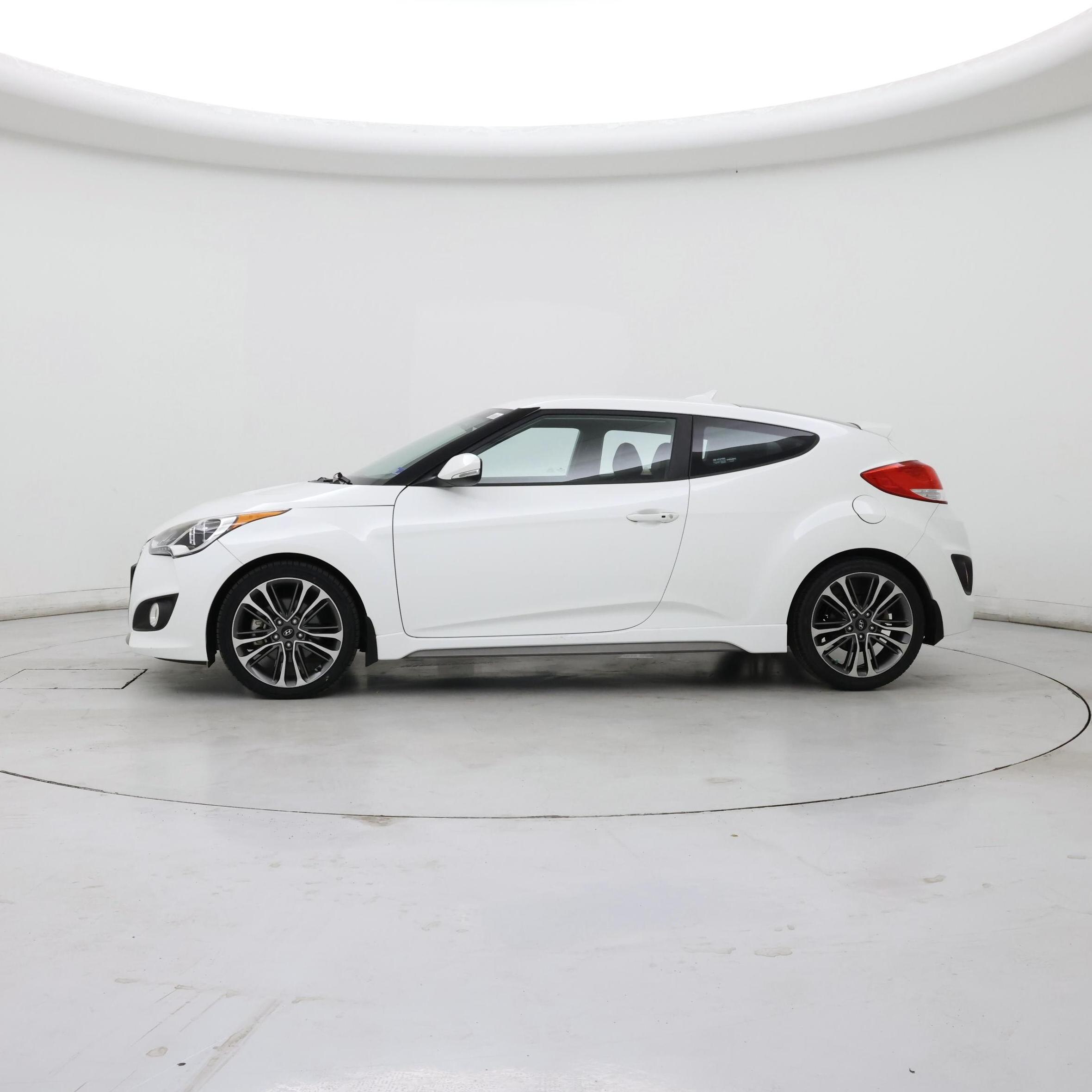 Thumbnail: 2016 Hyundai Veloster - 3