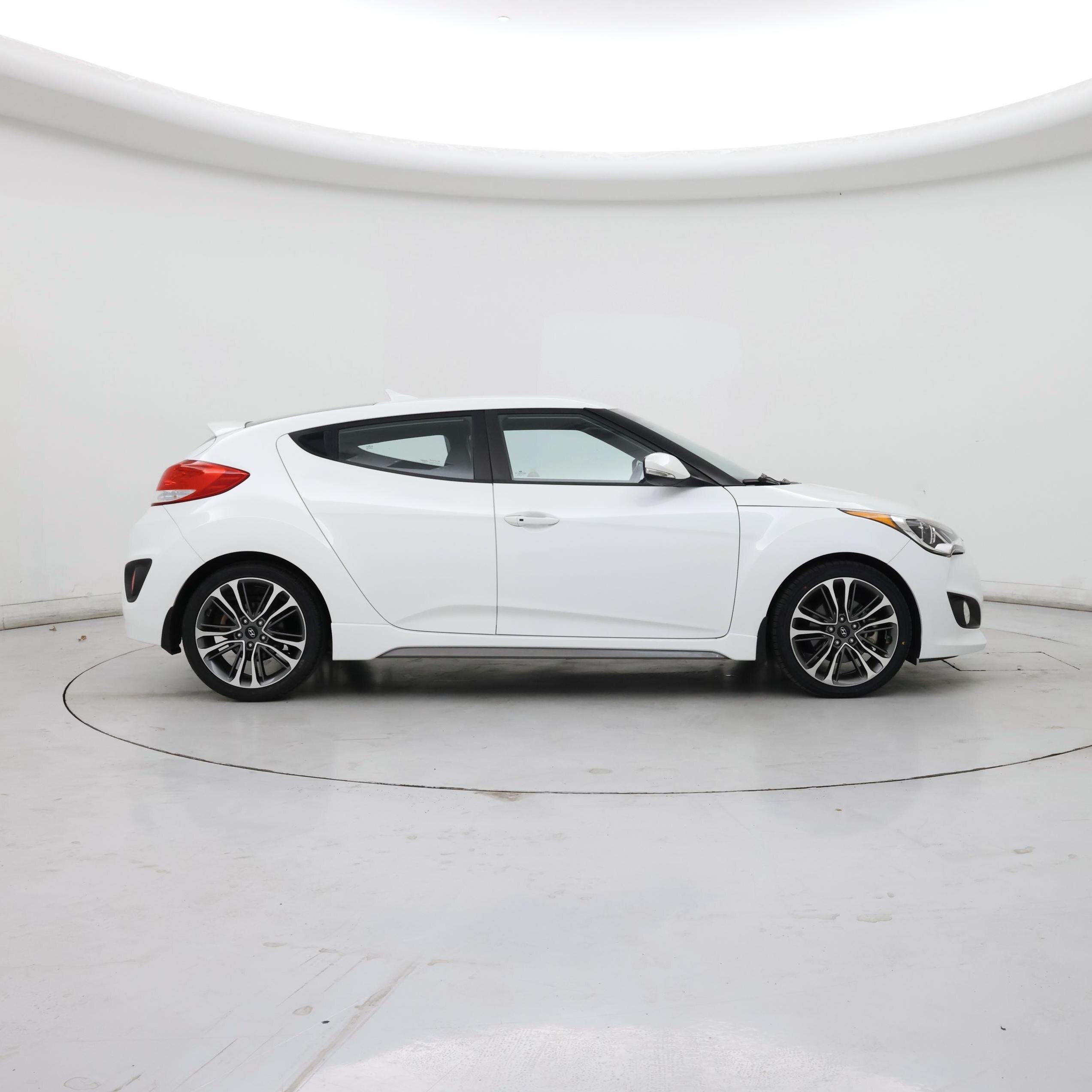 Thumbnail: 2016 Hyundai Veloster - 7